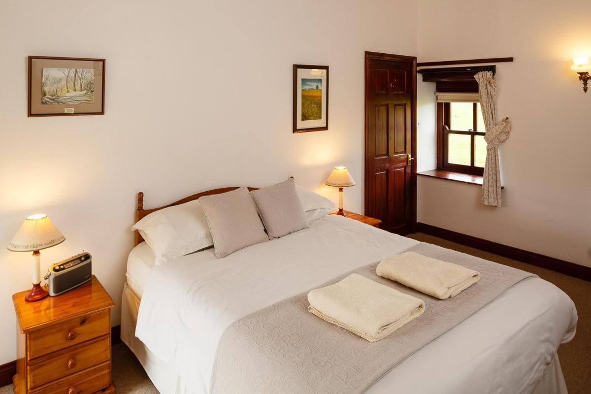 Eight-Bedroom House photo 1