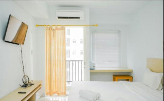 One-Bedroom Apartment - Photo 1