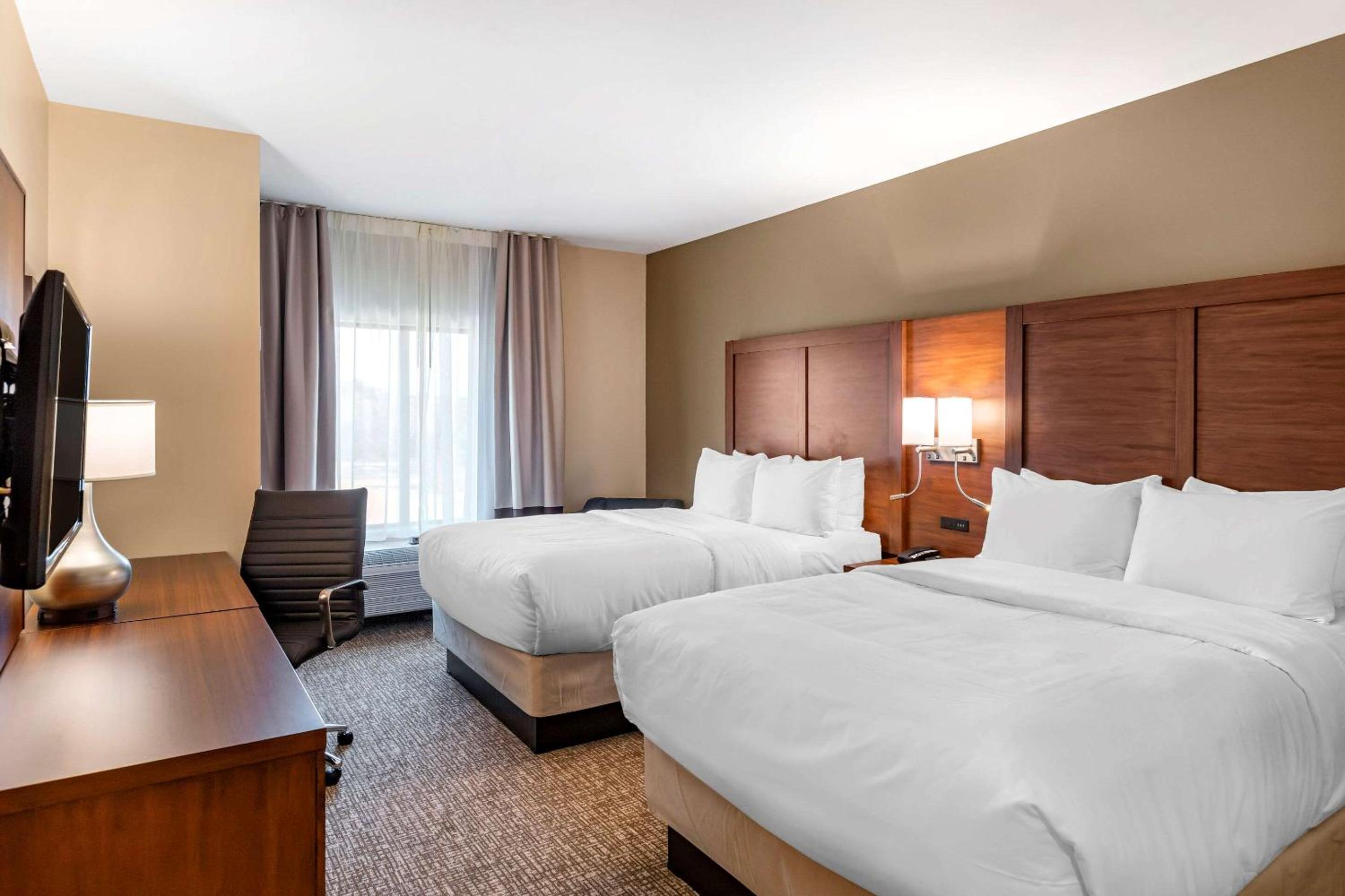 Standard Queen Room with Two Queen Beds - Non Smoking  - Photo 1