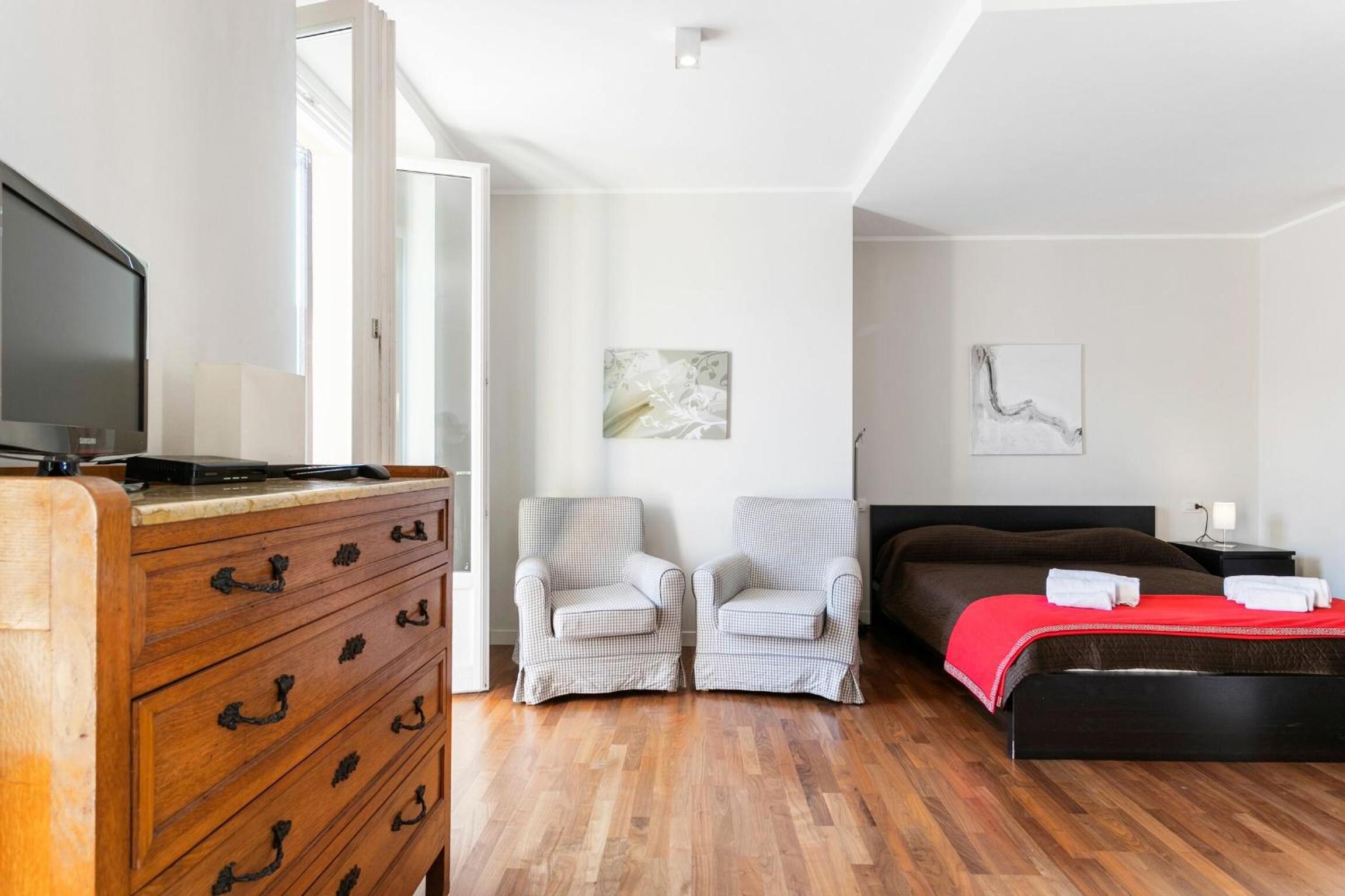 Apartment 4 photo 3