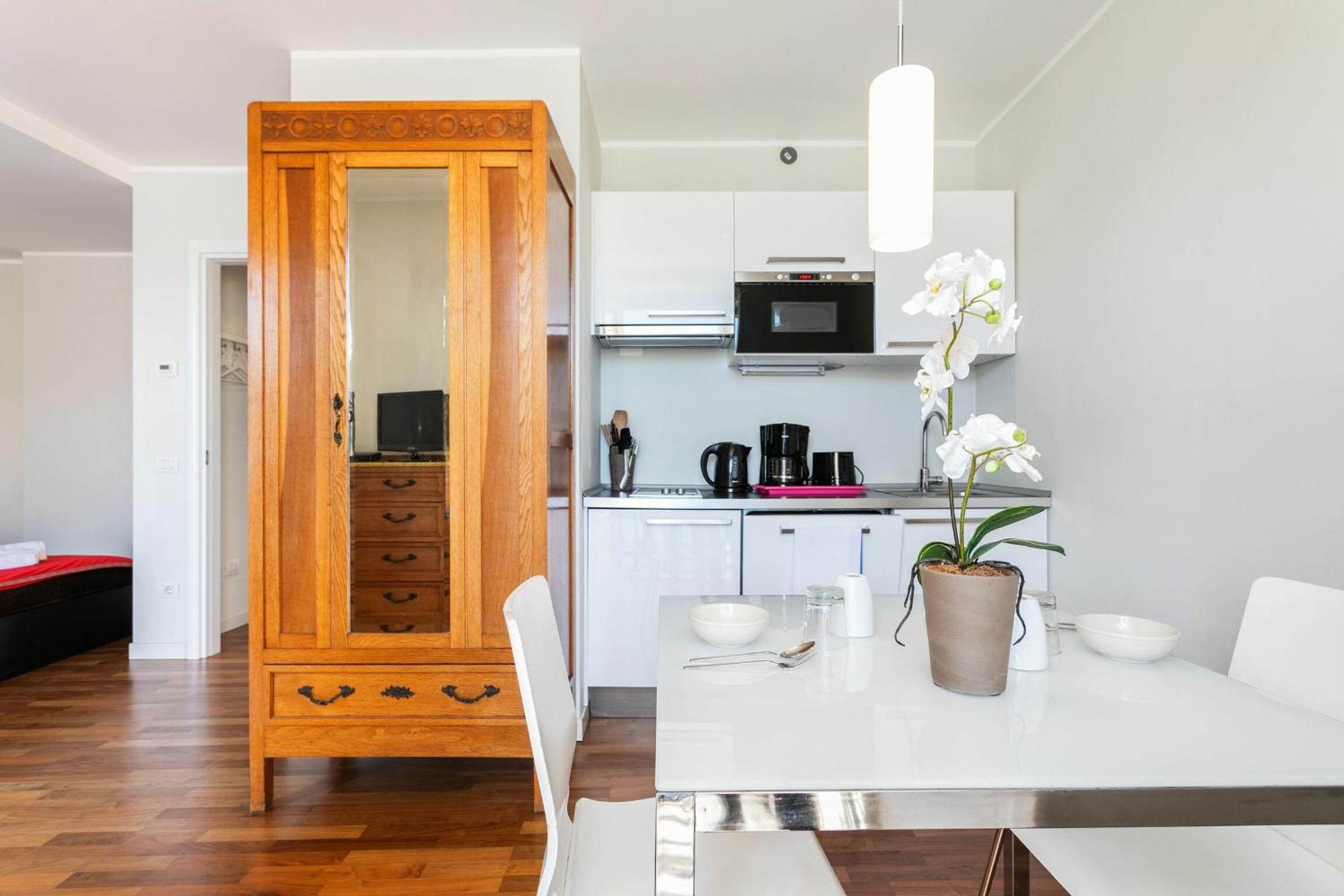 Apartment 4 photo 2