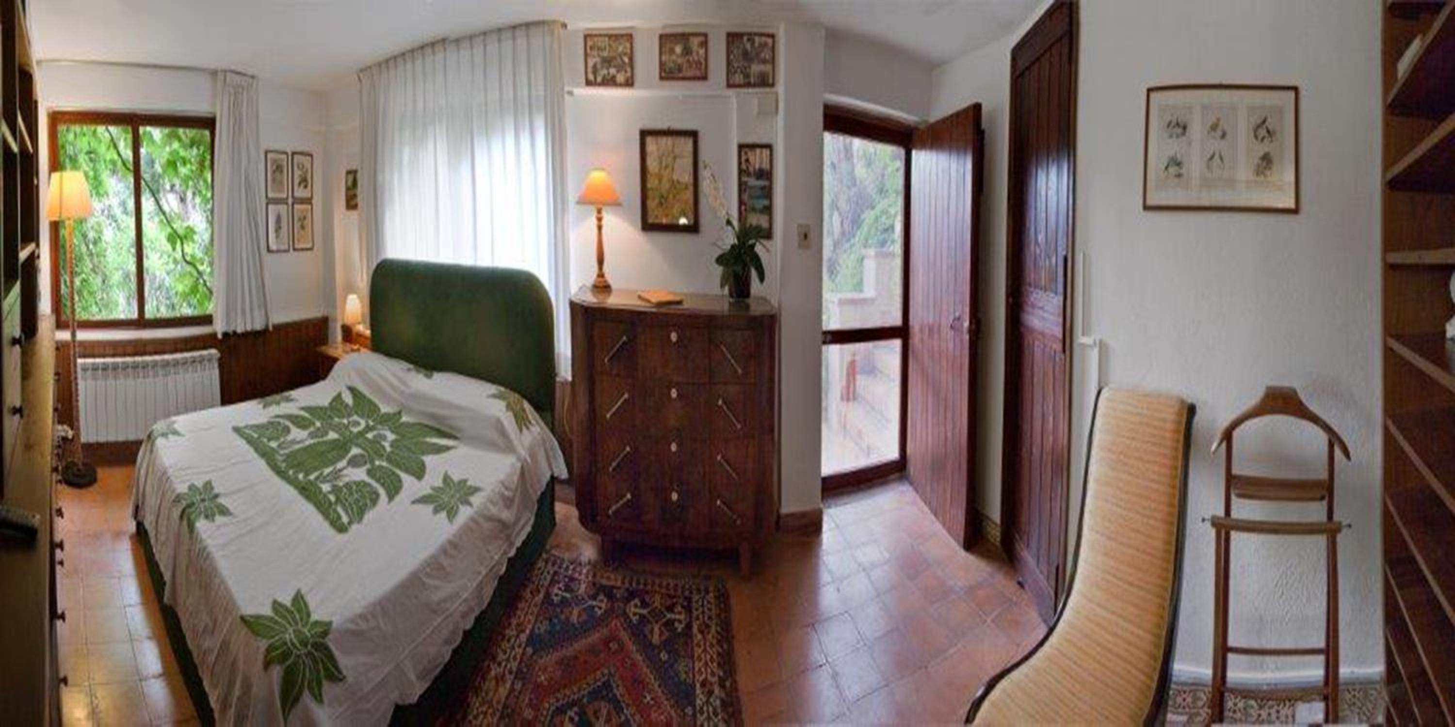 Studio with Garden View