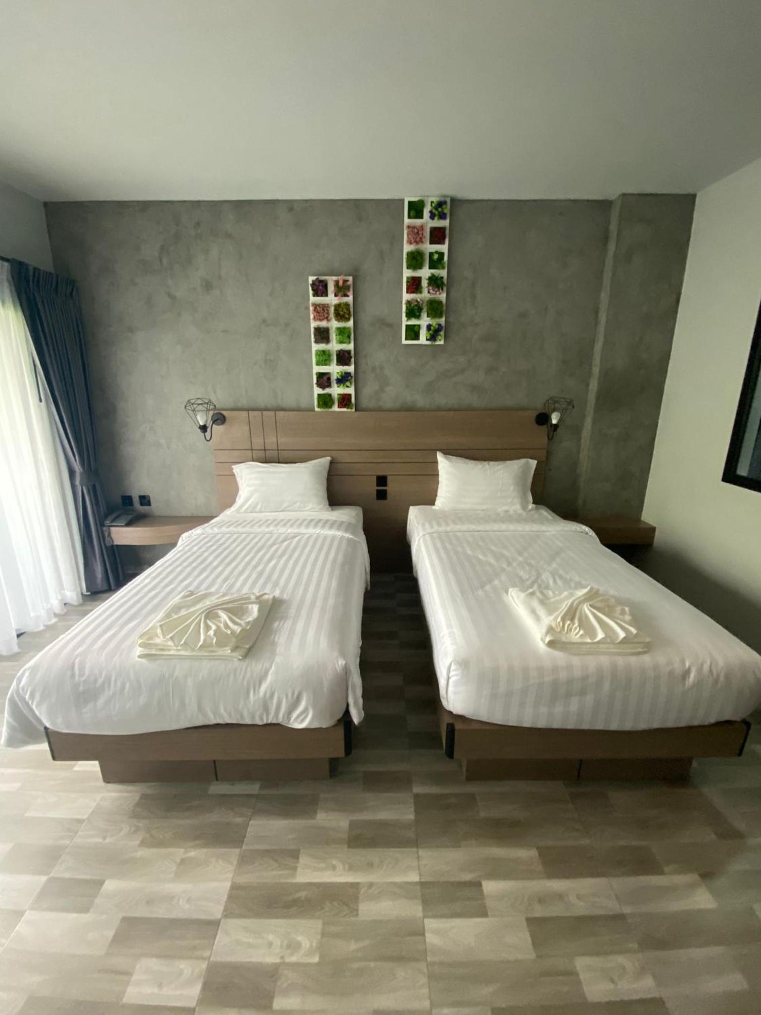 Deluxe Twin Room - Photo 9