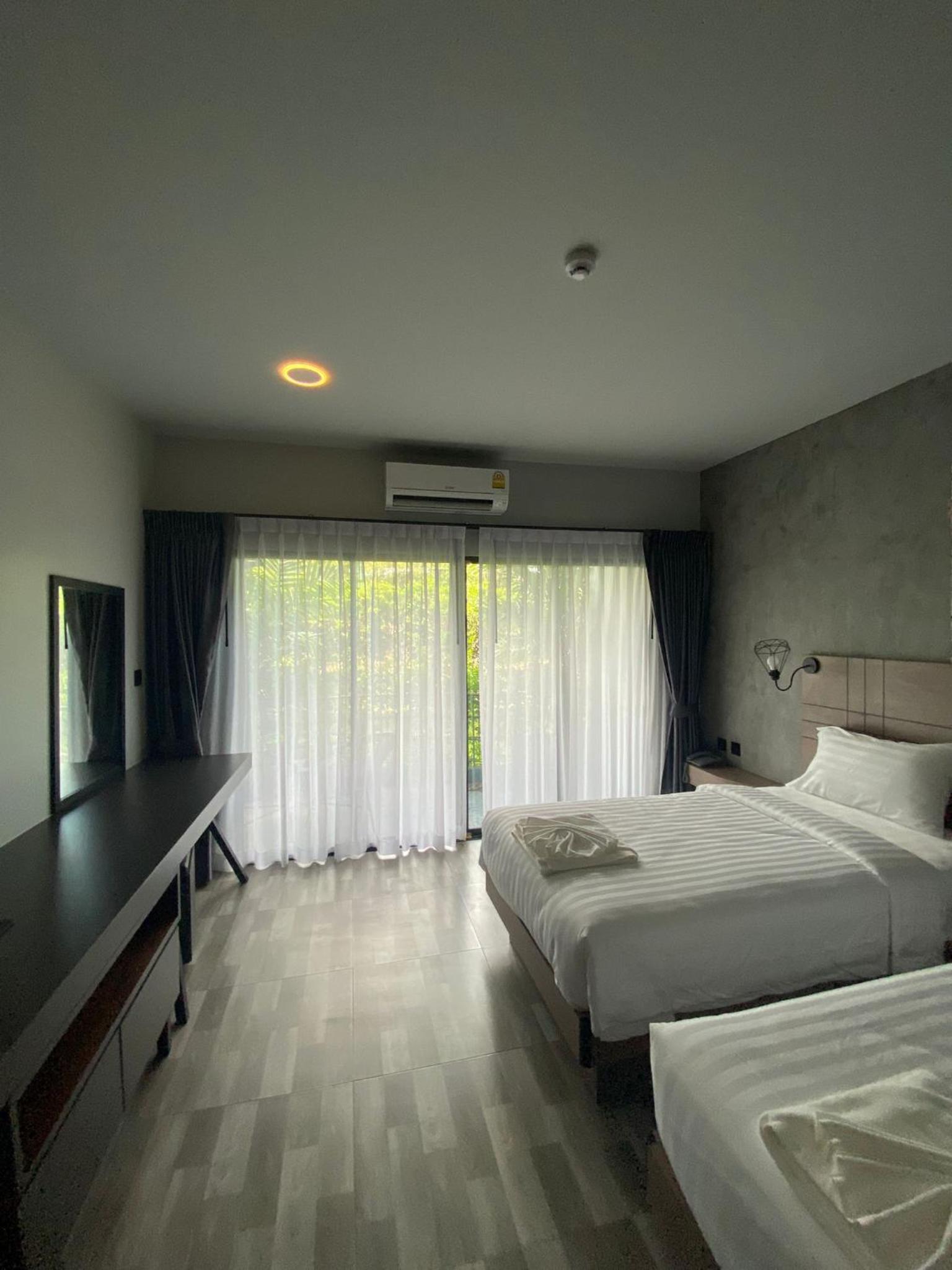 Deluxe Twin Room - Photo 6