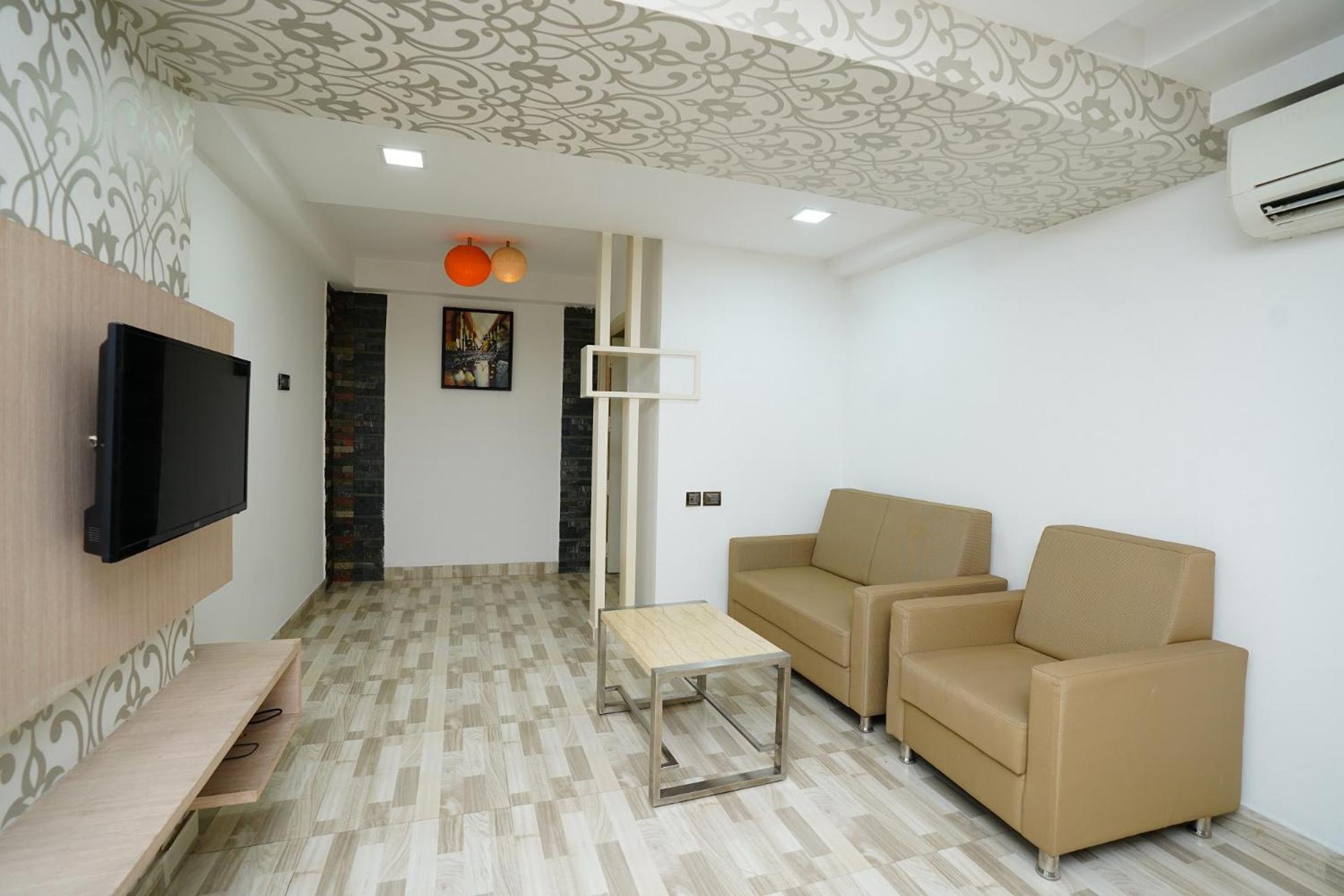 Suite - Photo 4
