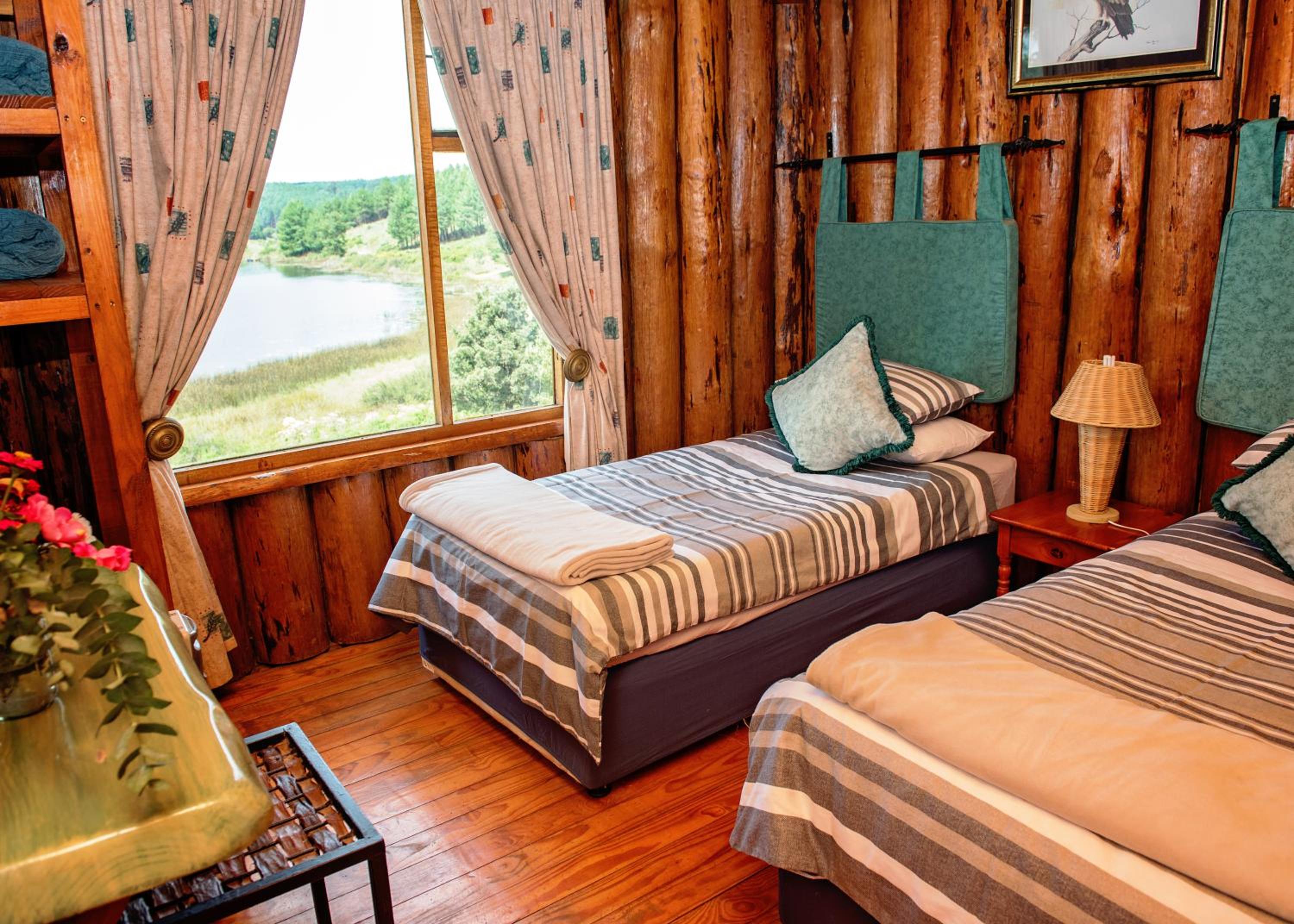 Double Story Cabin - Photo 2