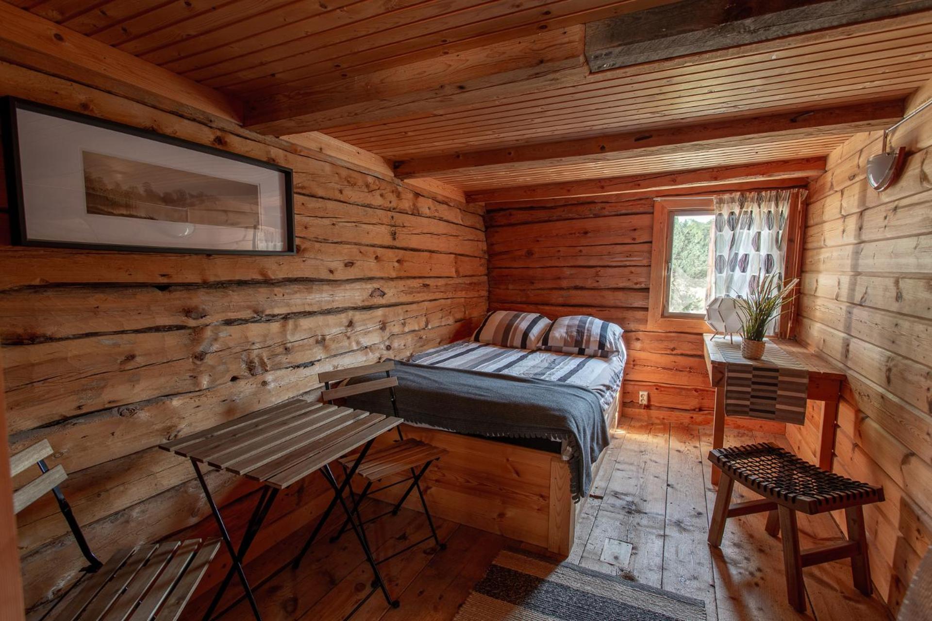 Small Double Room - Photo 1