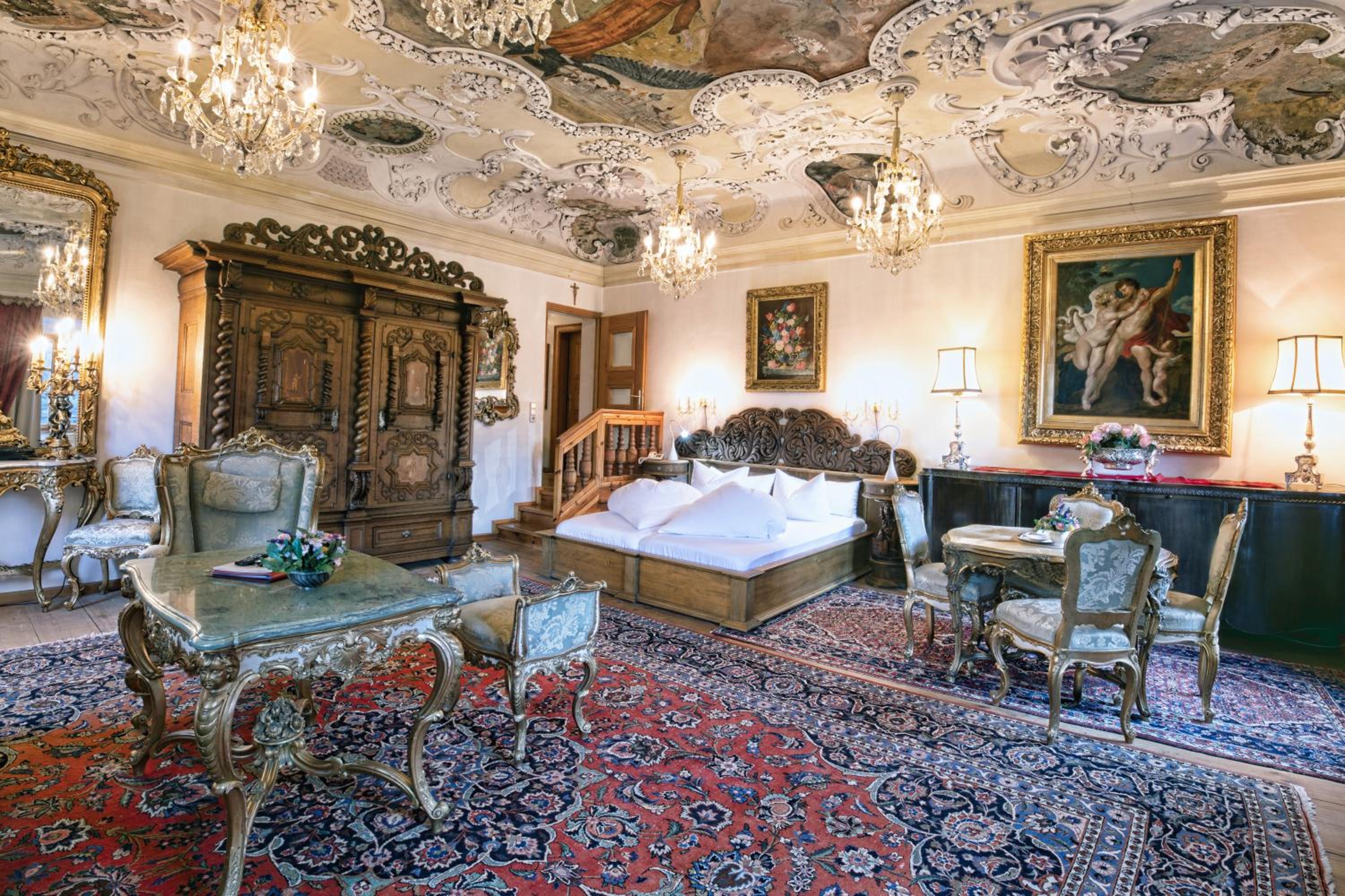 Executive Suite - Photo 4