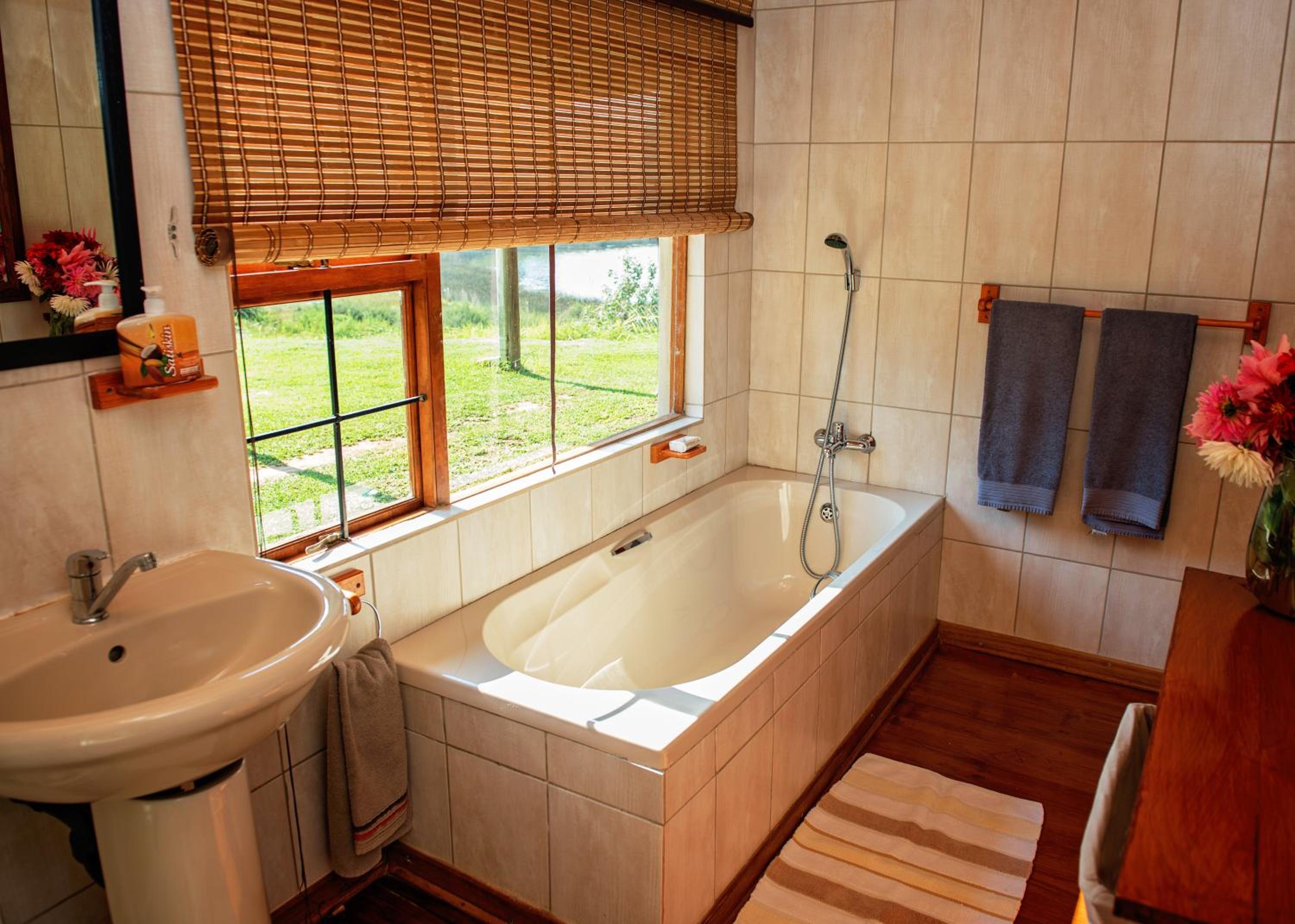 Honeymoon Cabin - Photo 14
