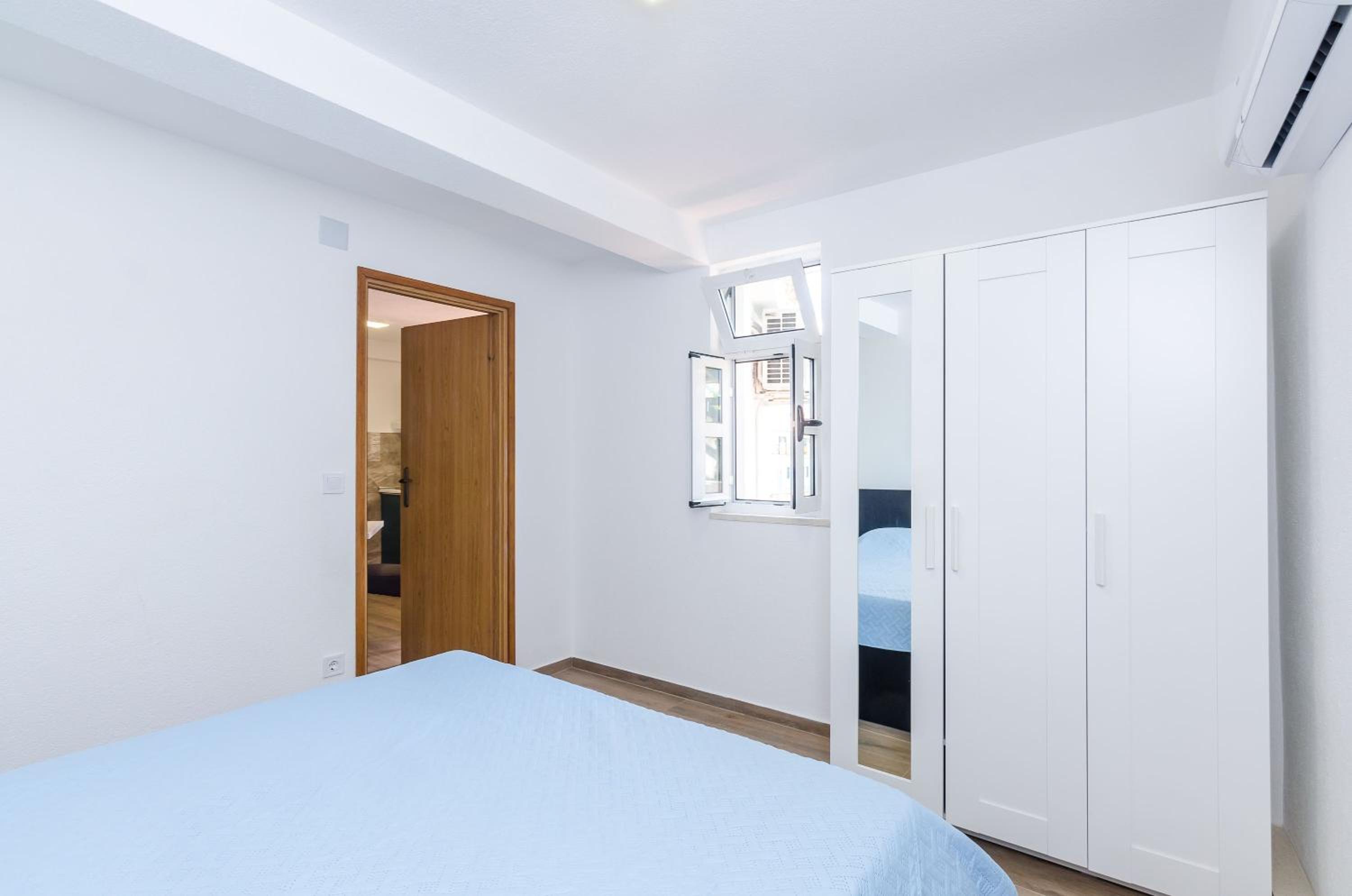 One-Bedroom Apartment with Shared Terrace