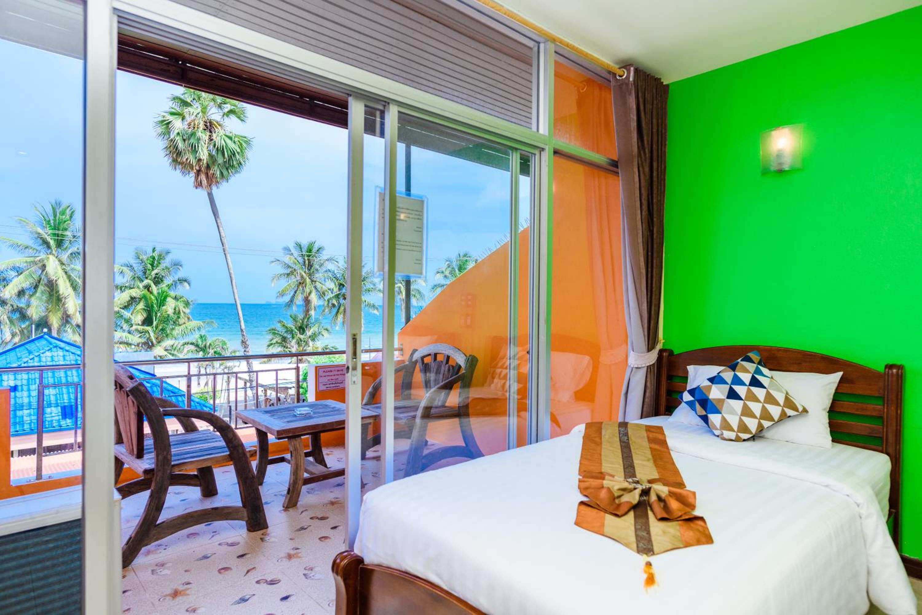 Deluxe Double or Twin Room with Sea View photo 3