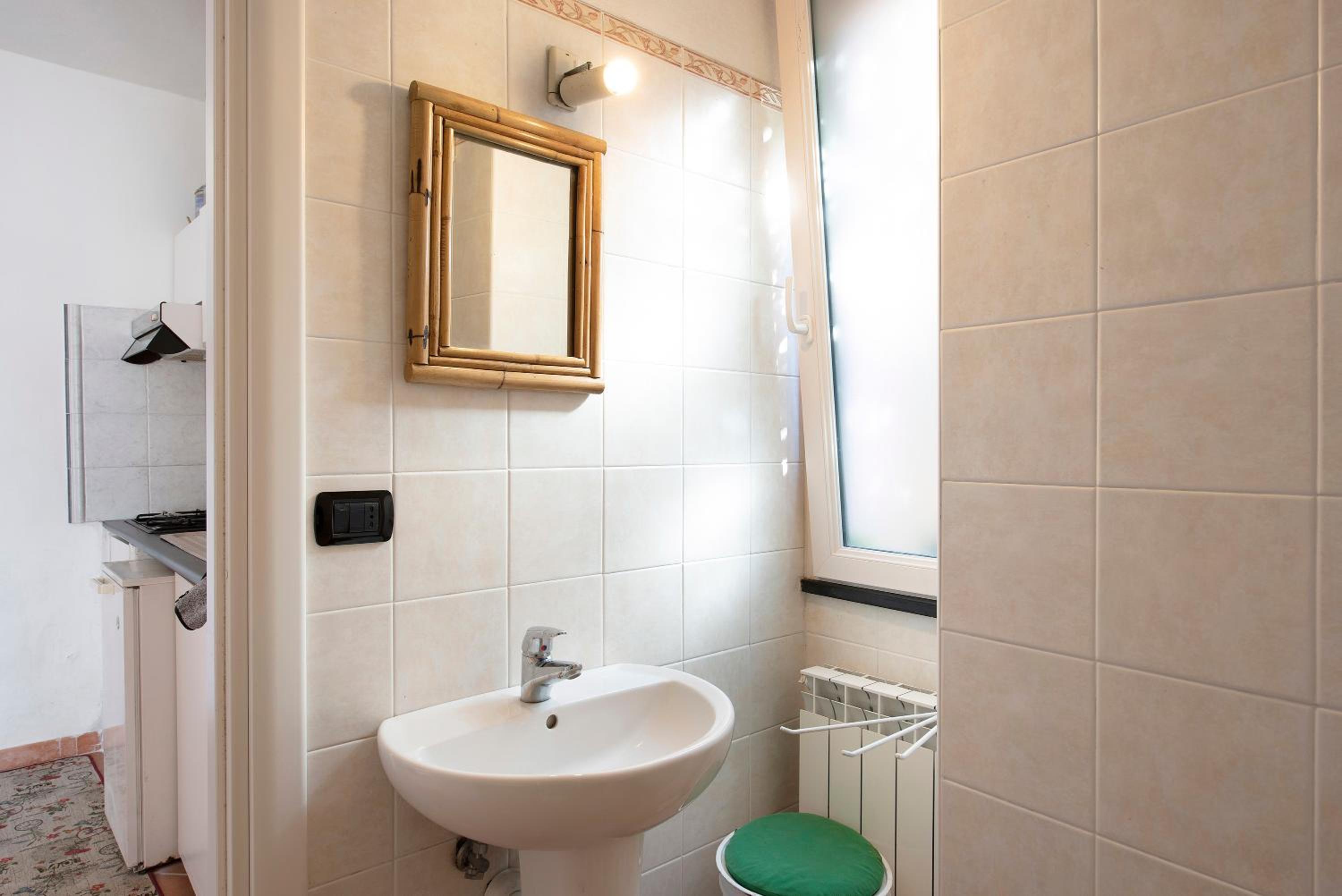 Two-Bedroom House - Photo 8
