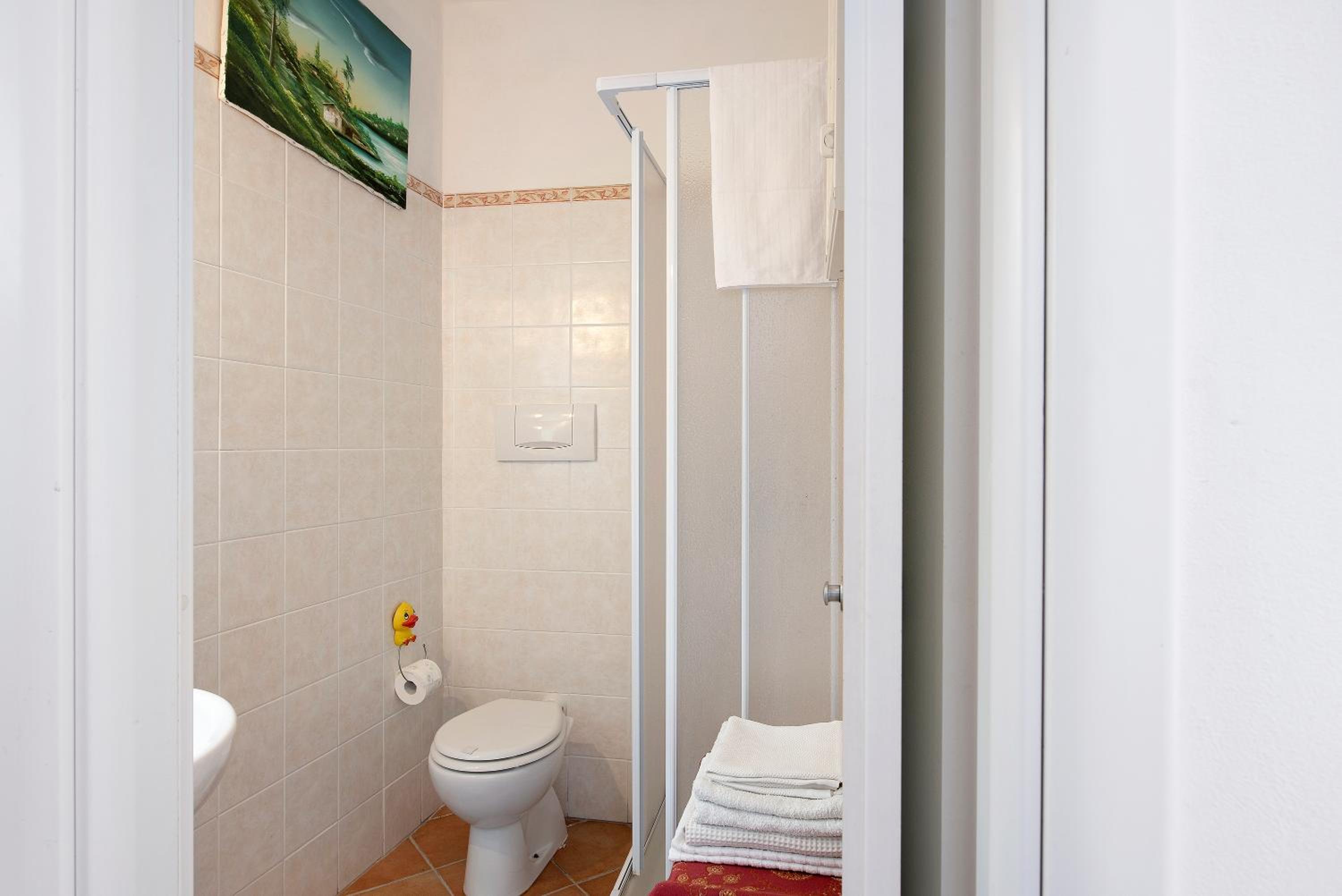 Two-Bedroom House - Photo 7