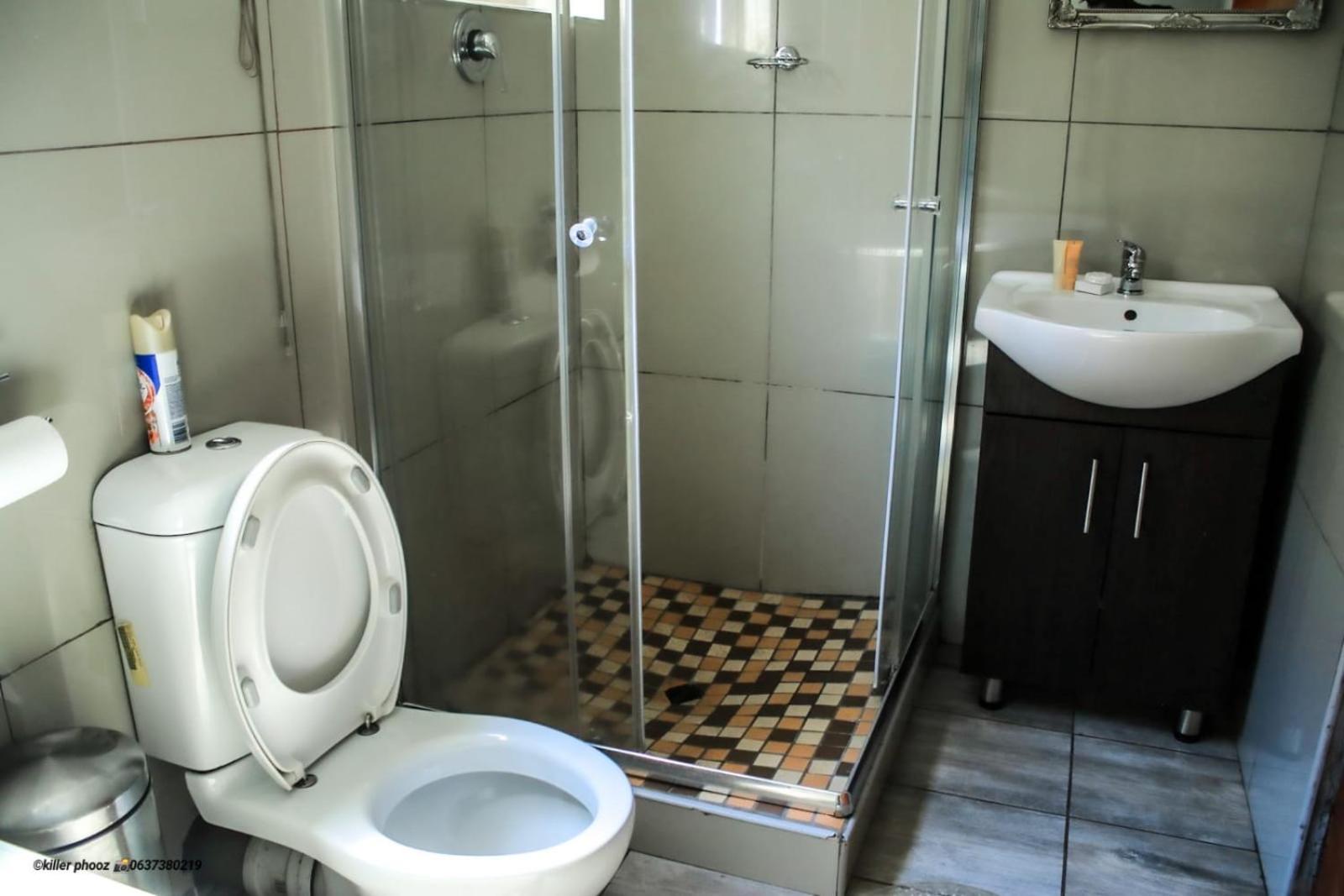 Executive Suite - Photo 4