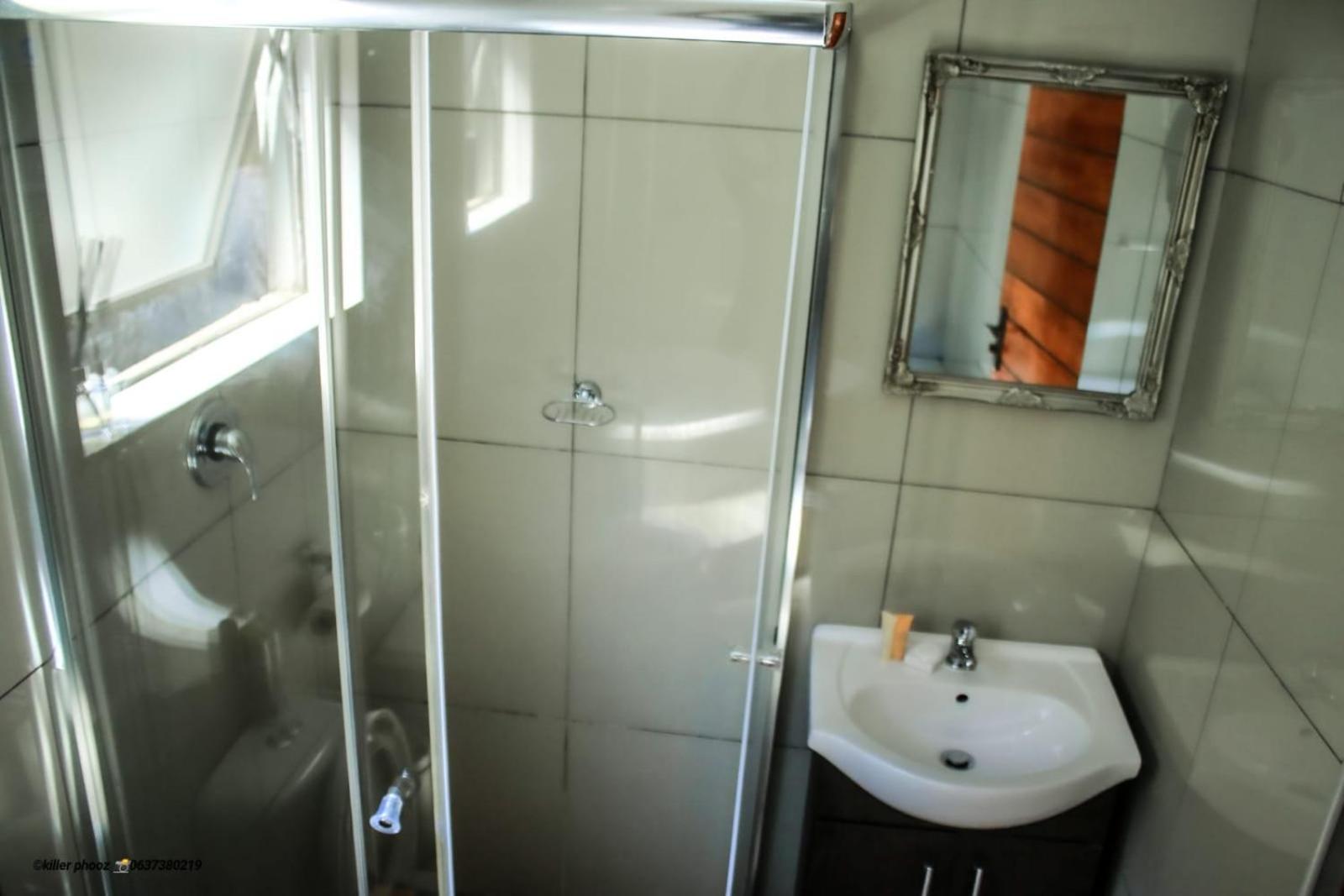 Executive Suite - Photo 5