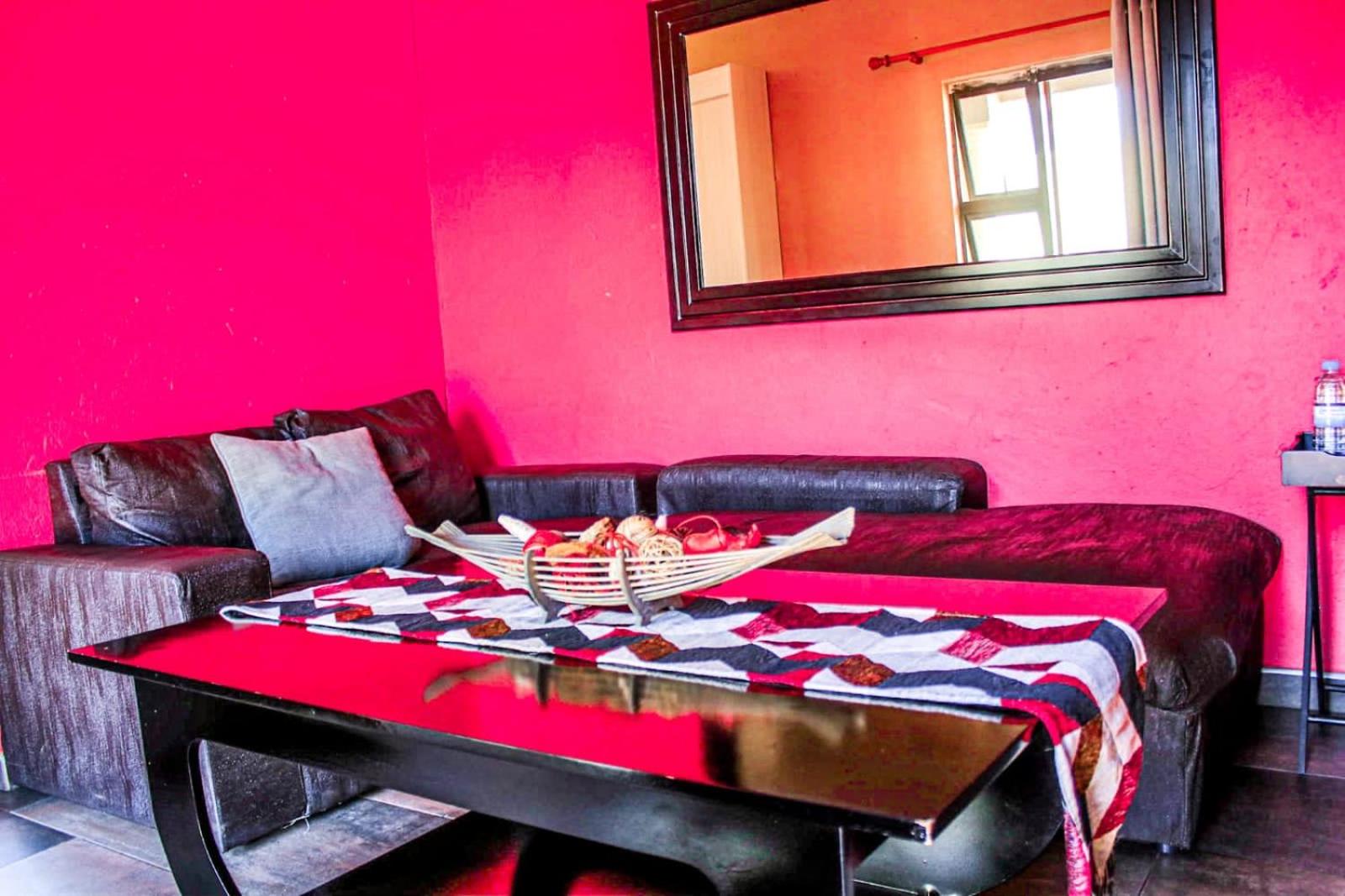 Executive Suite - Photo 7