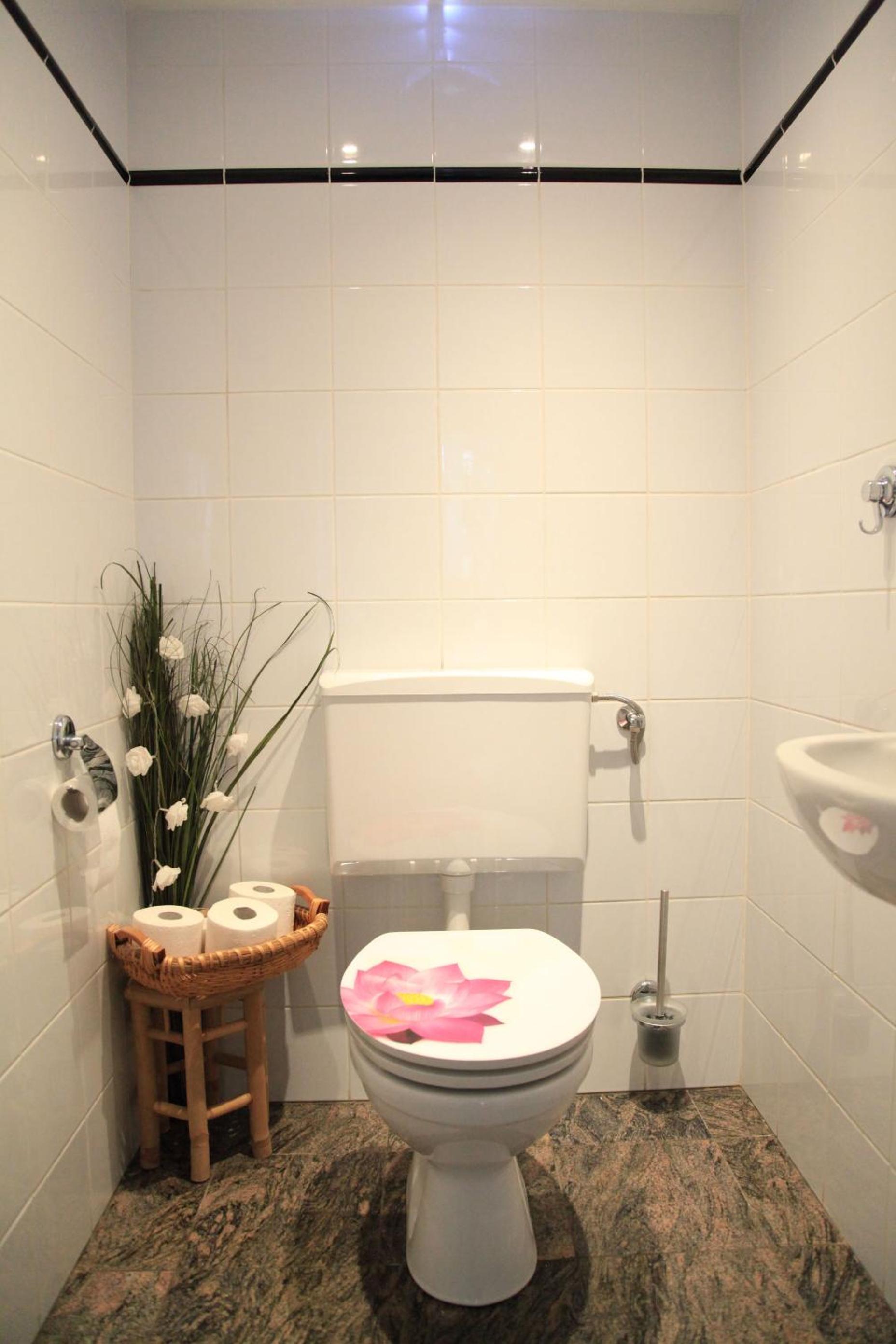 Two-Bedroom Apartment - Photo 9