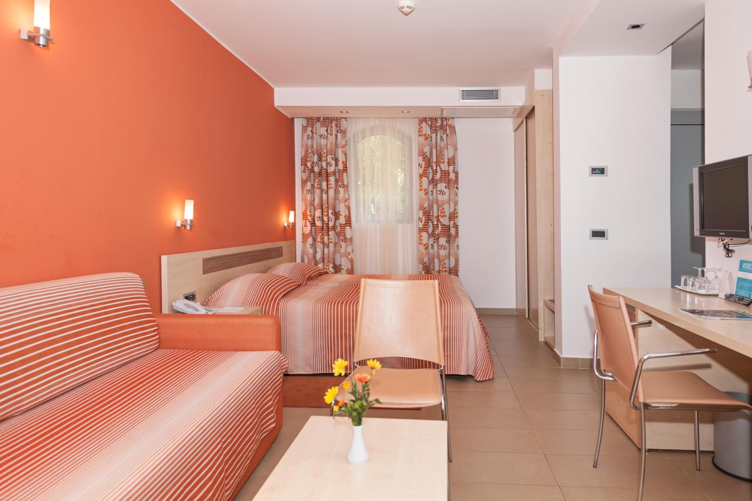 Superior Triple Room photo 1