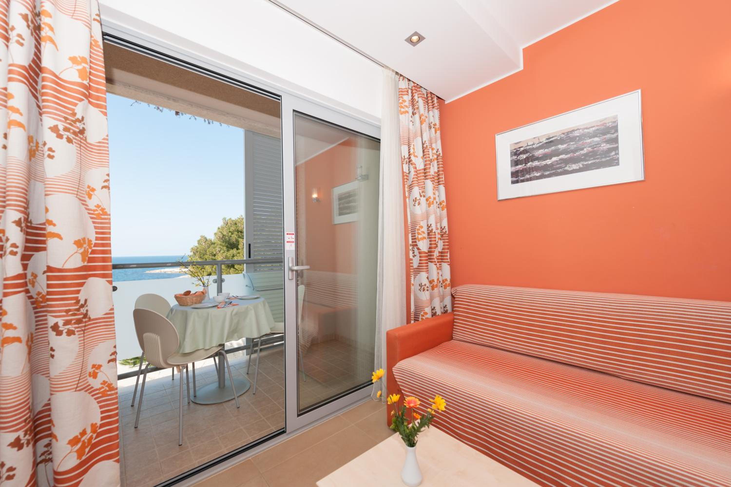 Superior Triple Room photo 2