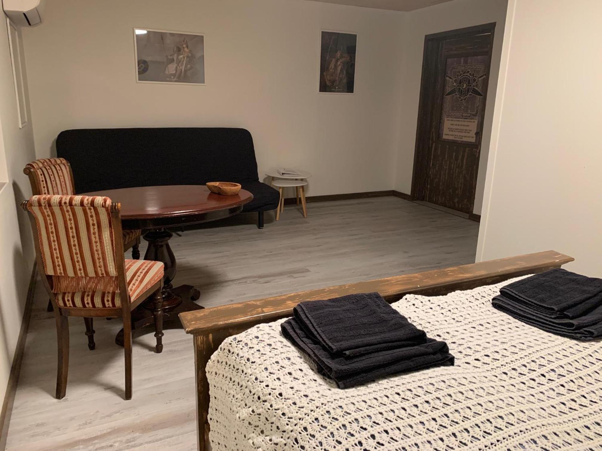 Double Room with Private Bathroom and access to Shared Kitchen photo 3