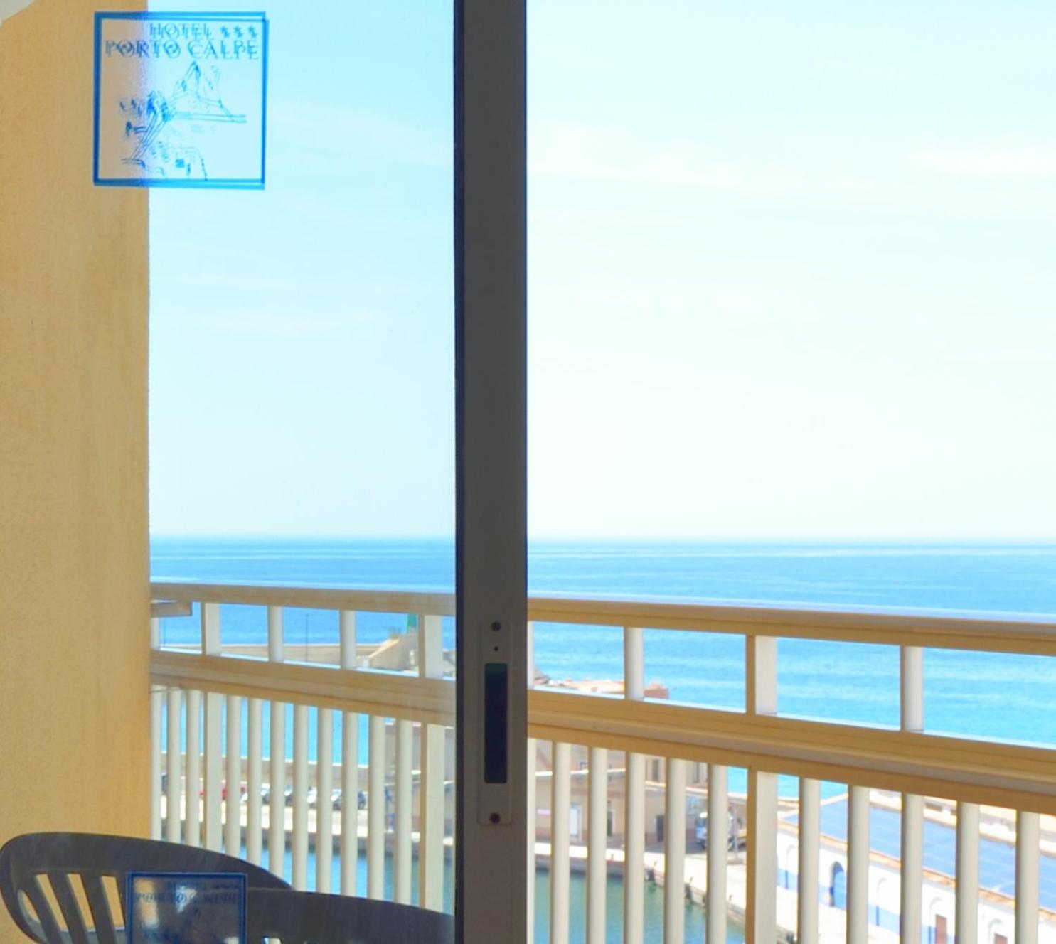 Superior Double or Twin Room with Lateral Sea View - Photo 7