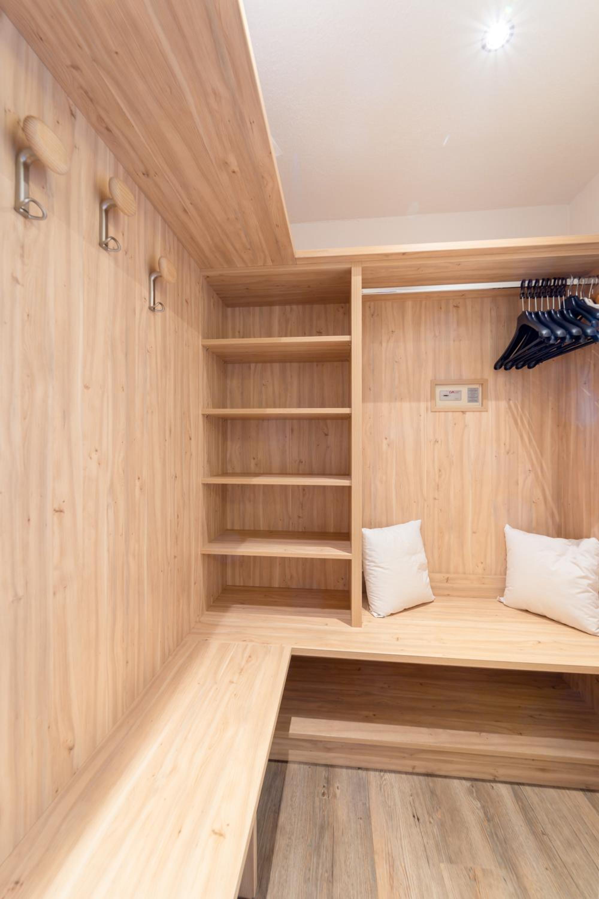 Suite - Photo 3