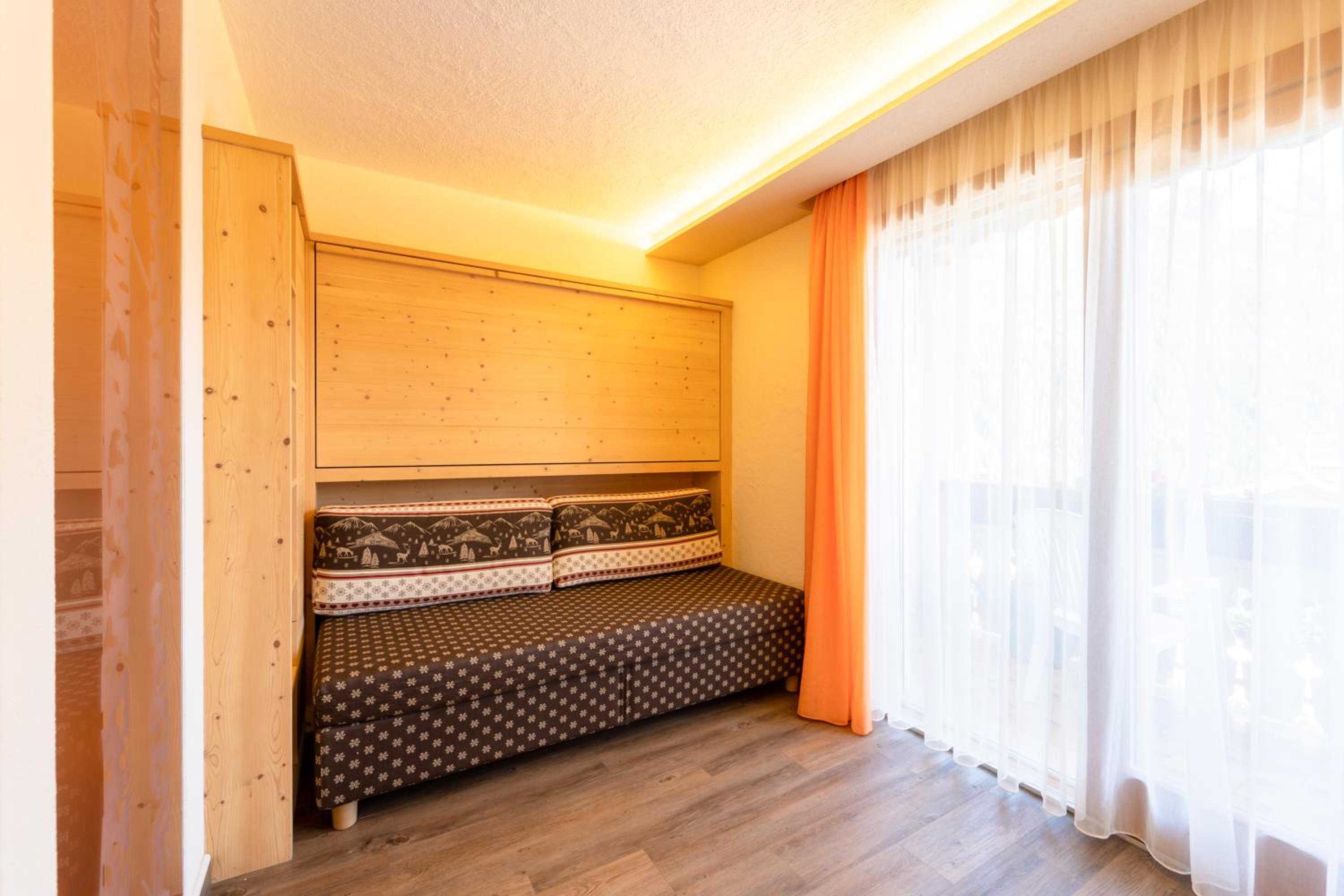 Suite - Photo 2
