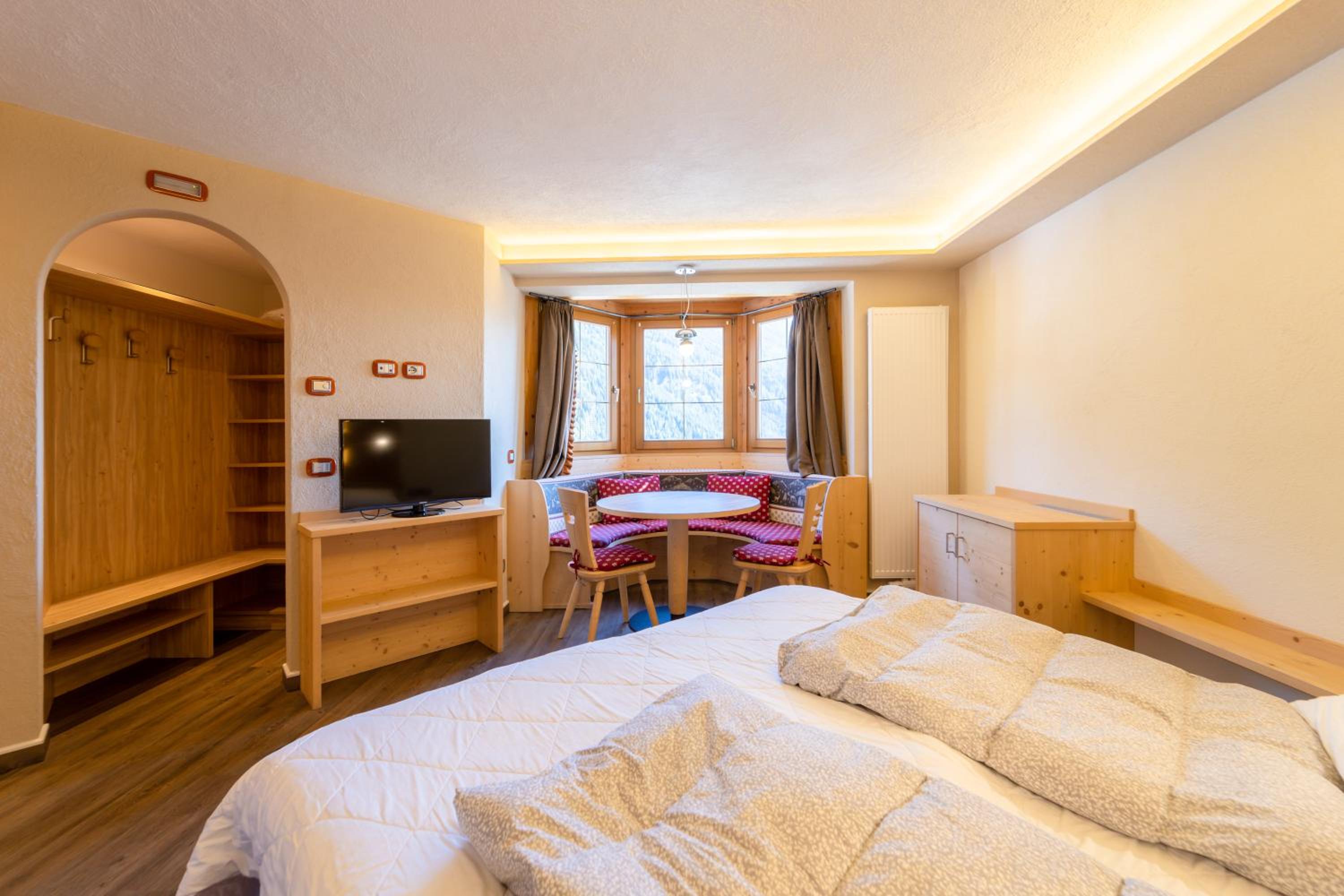 Suite - Photo 9