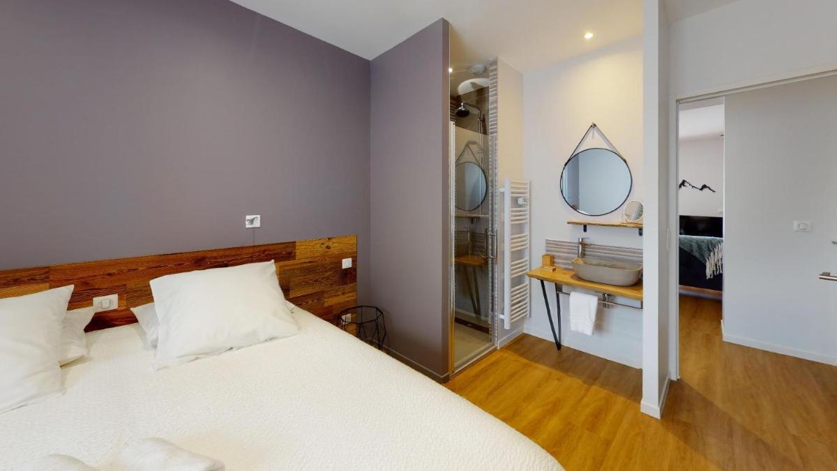 Apartment with Mountain View photo 3