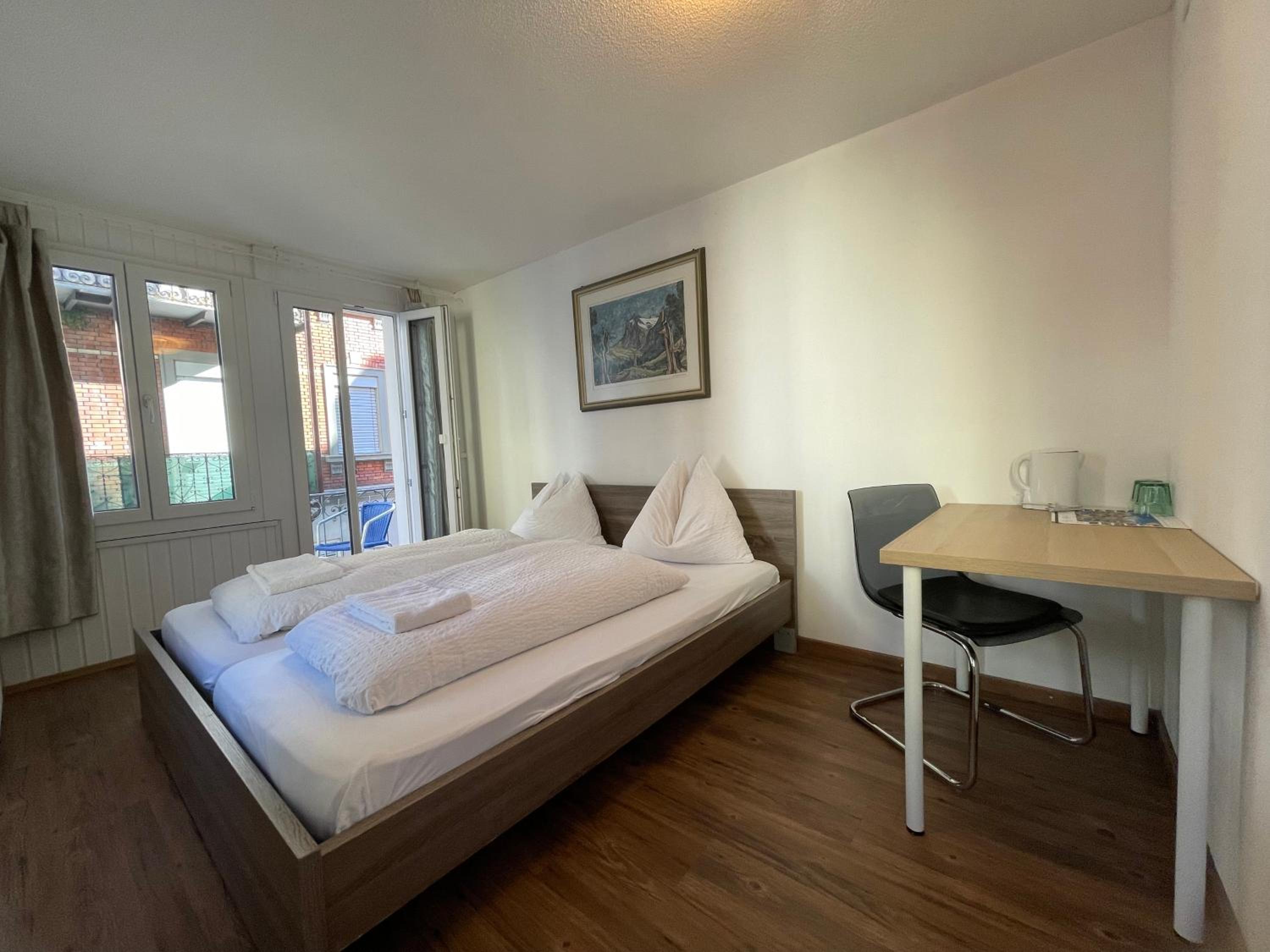 Double Room with Shared Bathroom and Terrace photo 3