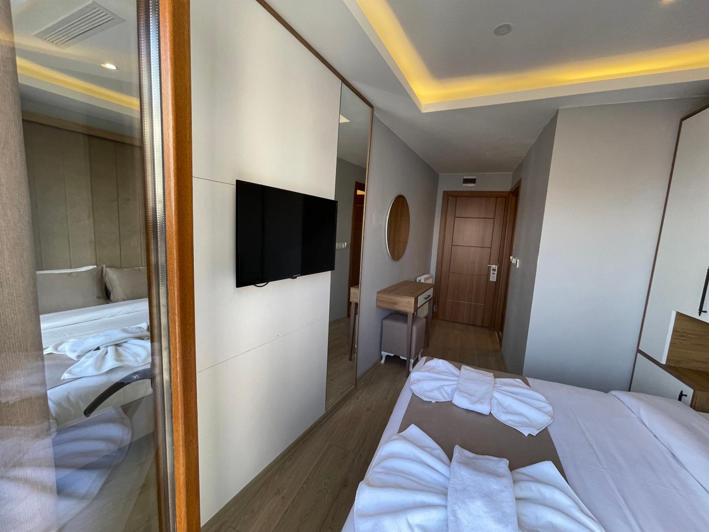 Standard Double Room photo 3