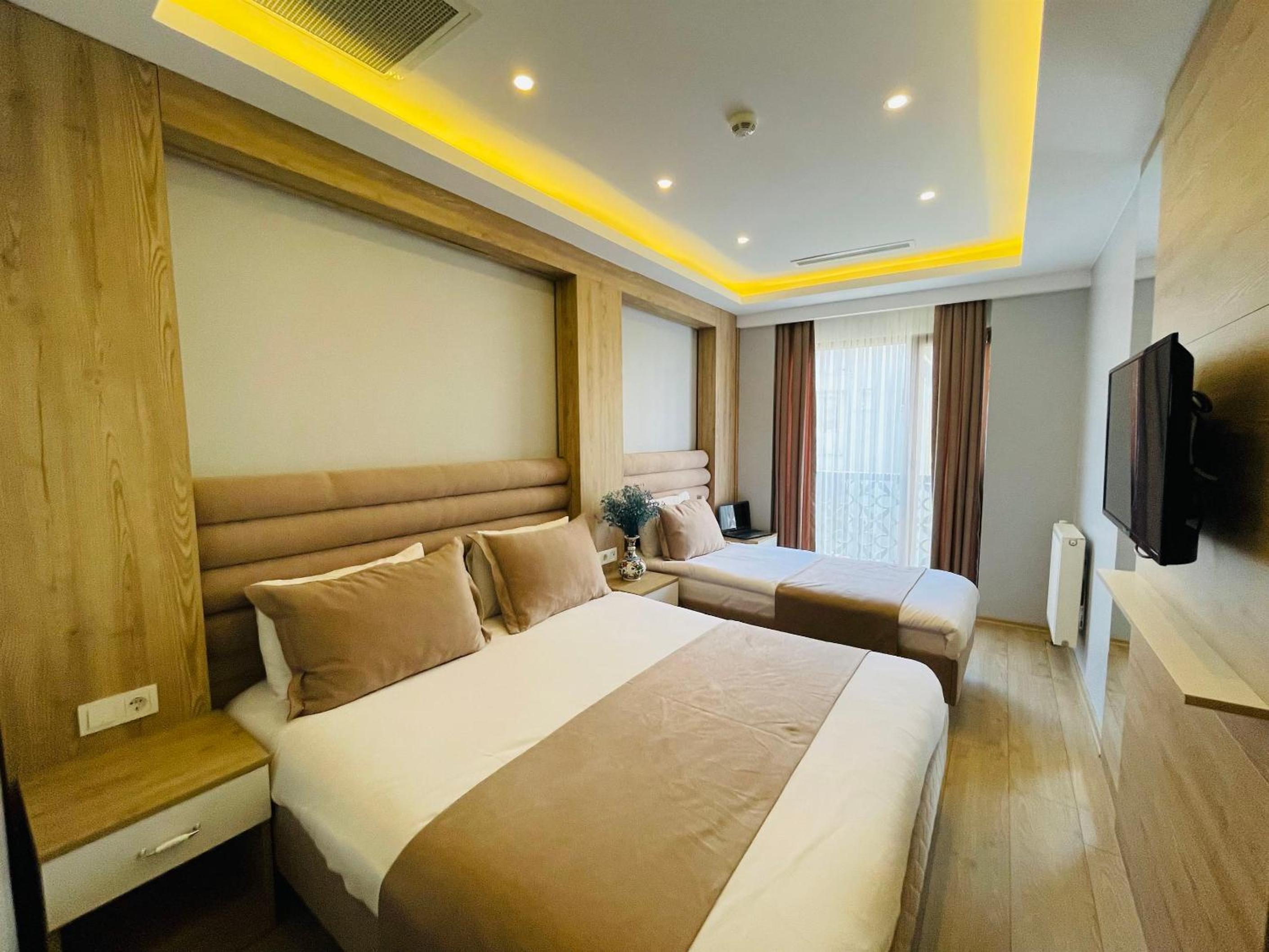 Standard Triple Room photo 2