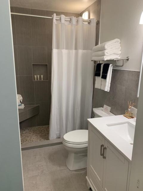 Queen Suite - Photo 3