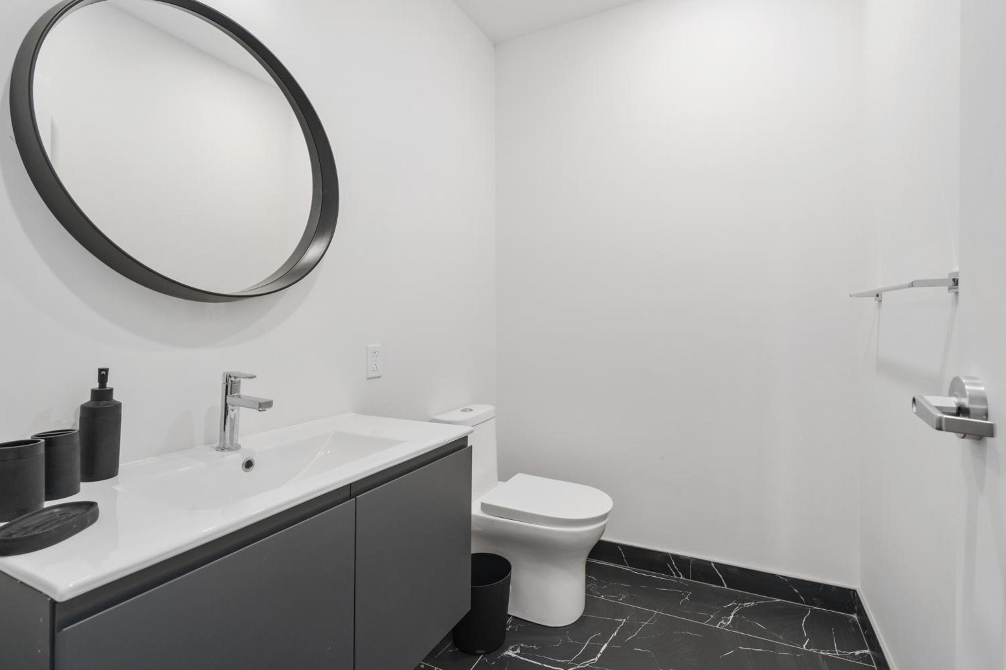 Two-Bedroom Superior Apartment - Photo 6