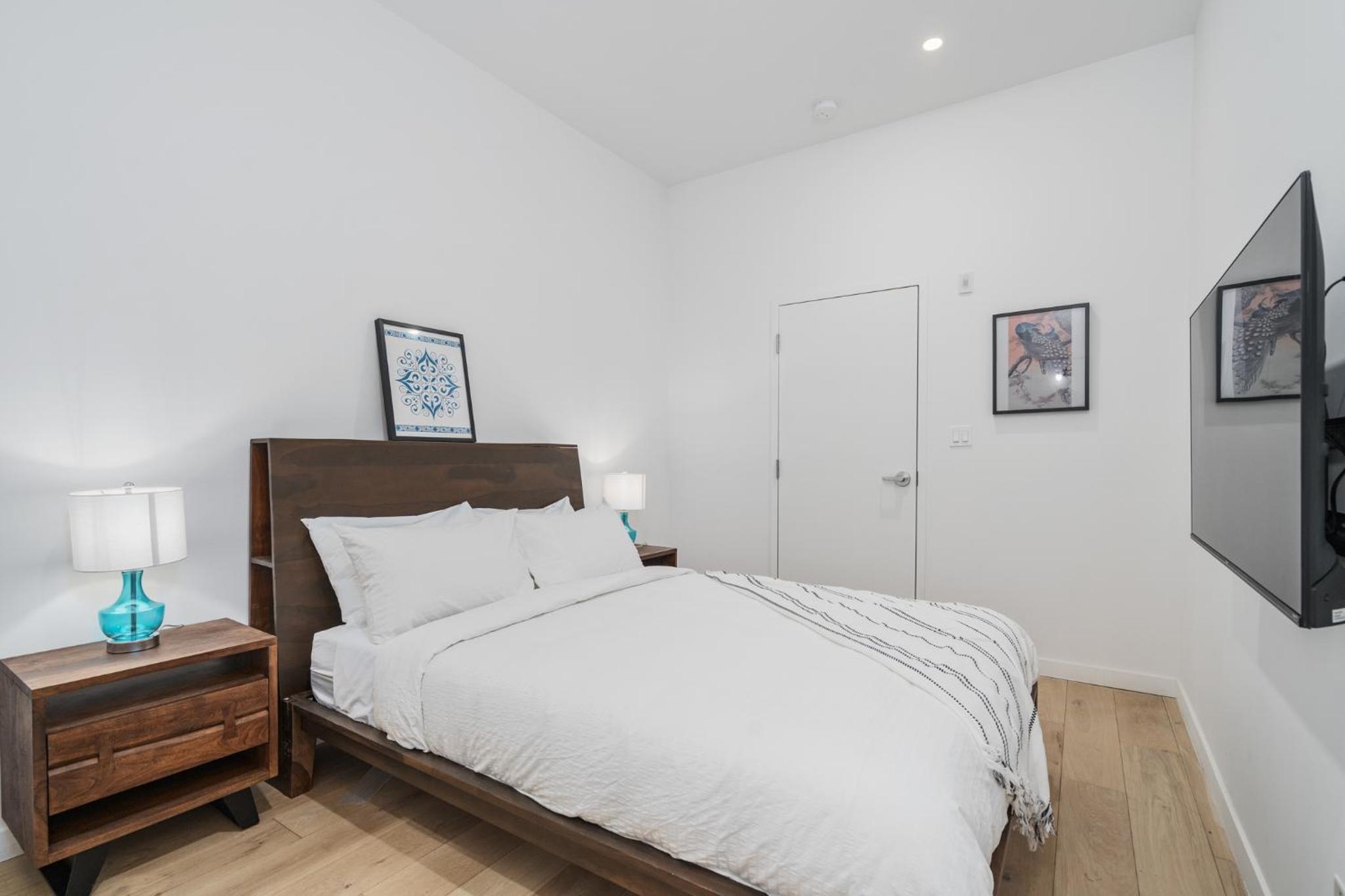 Two-Bedroom Superior Apartment - Photo 2