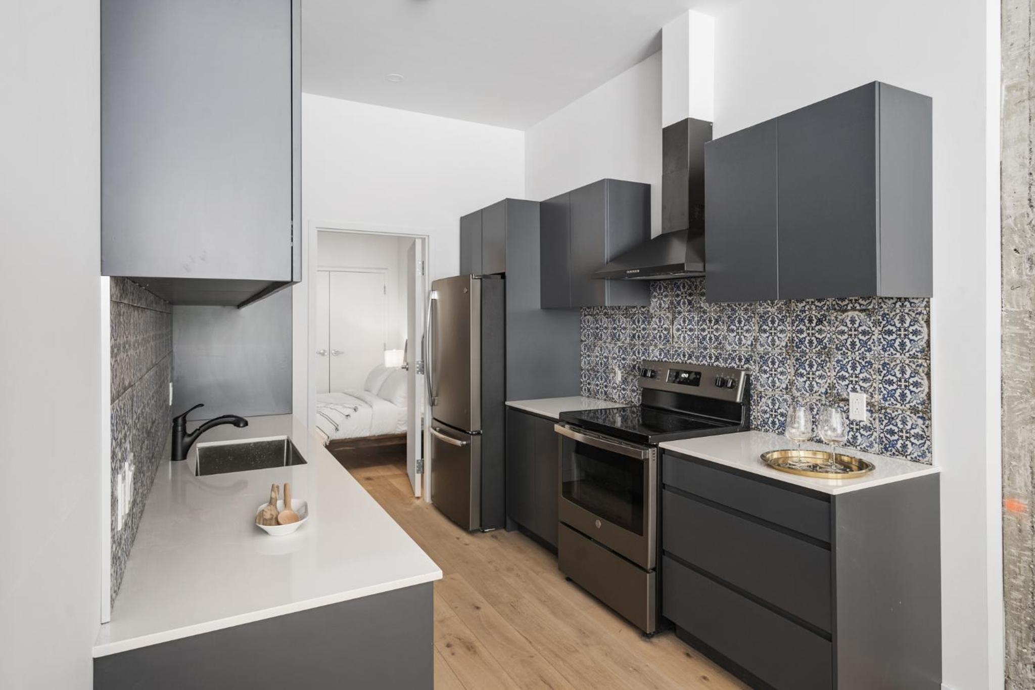 Two-Bedroom Superior Apartment - Photo 10