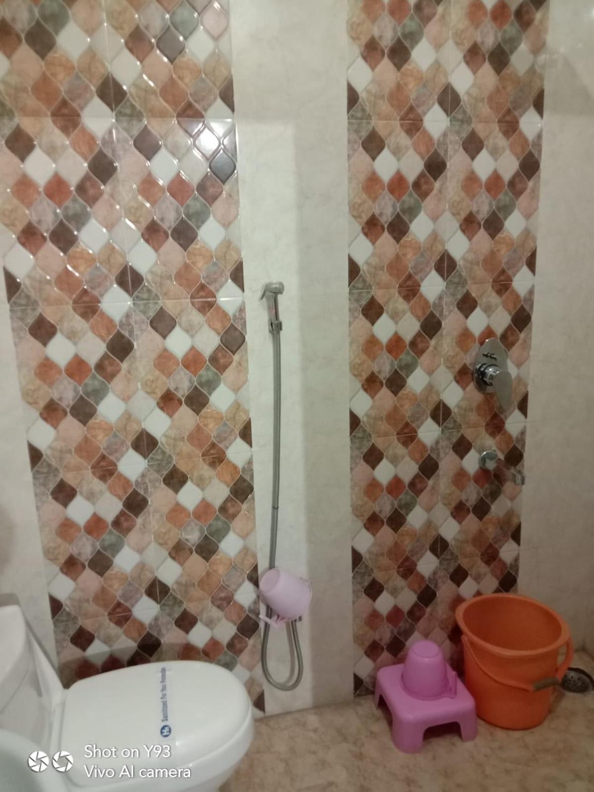 Budget Double Room - Photo 9