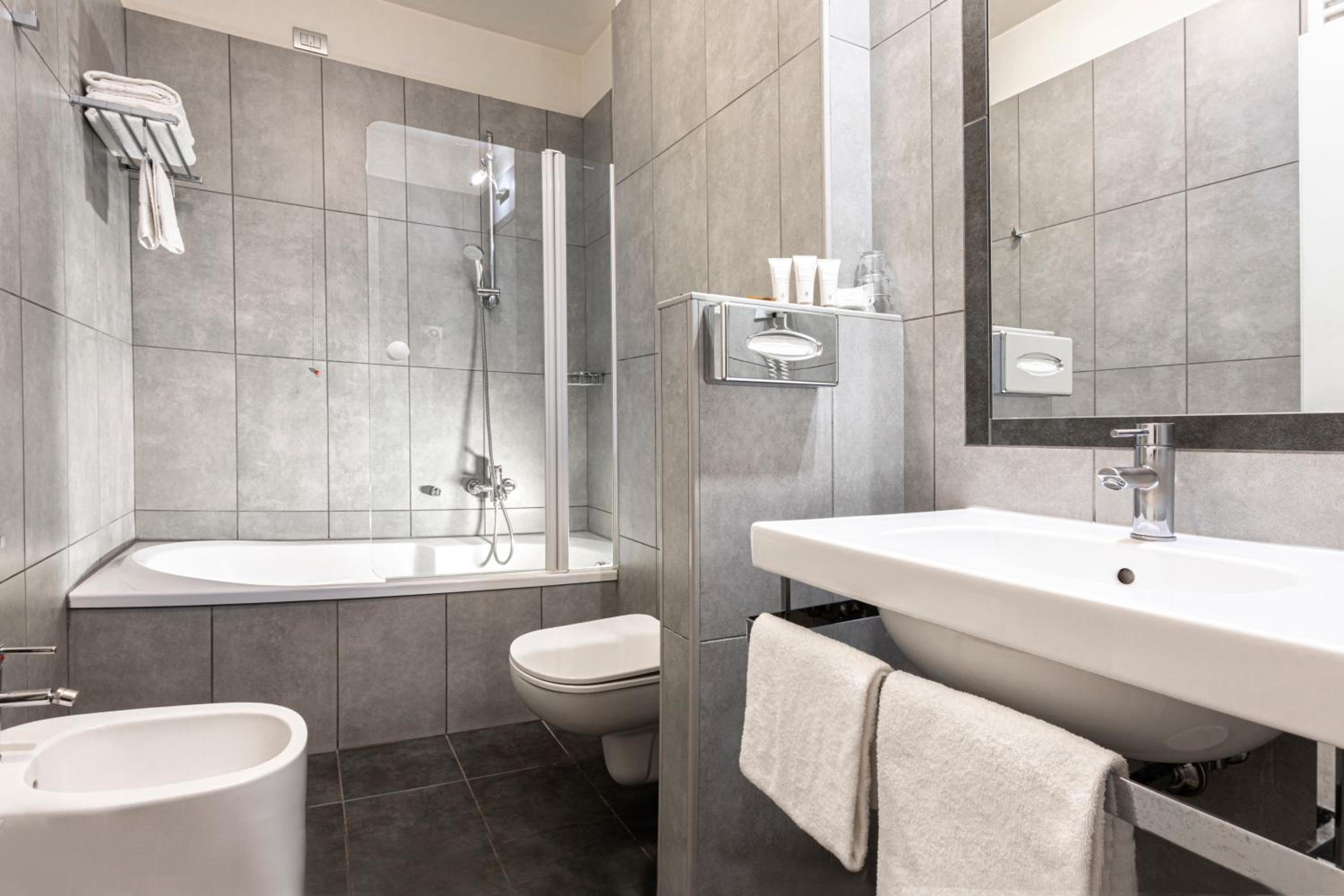 Comfort King Room - Photo 7