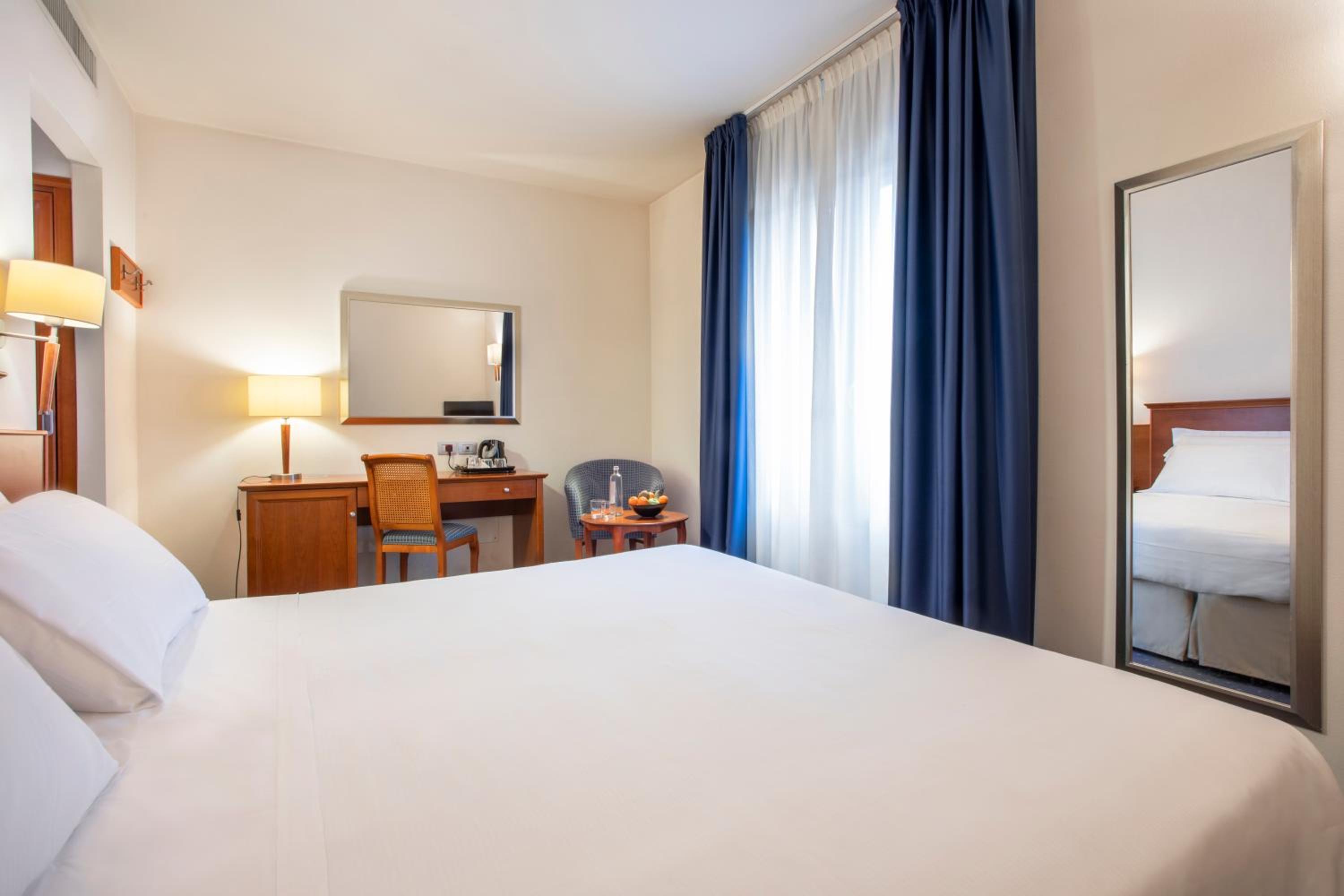 Comfort King Room - Photo 4