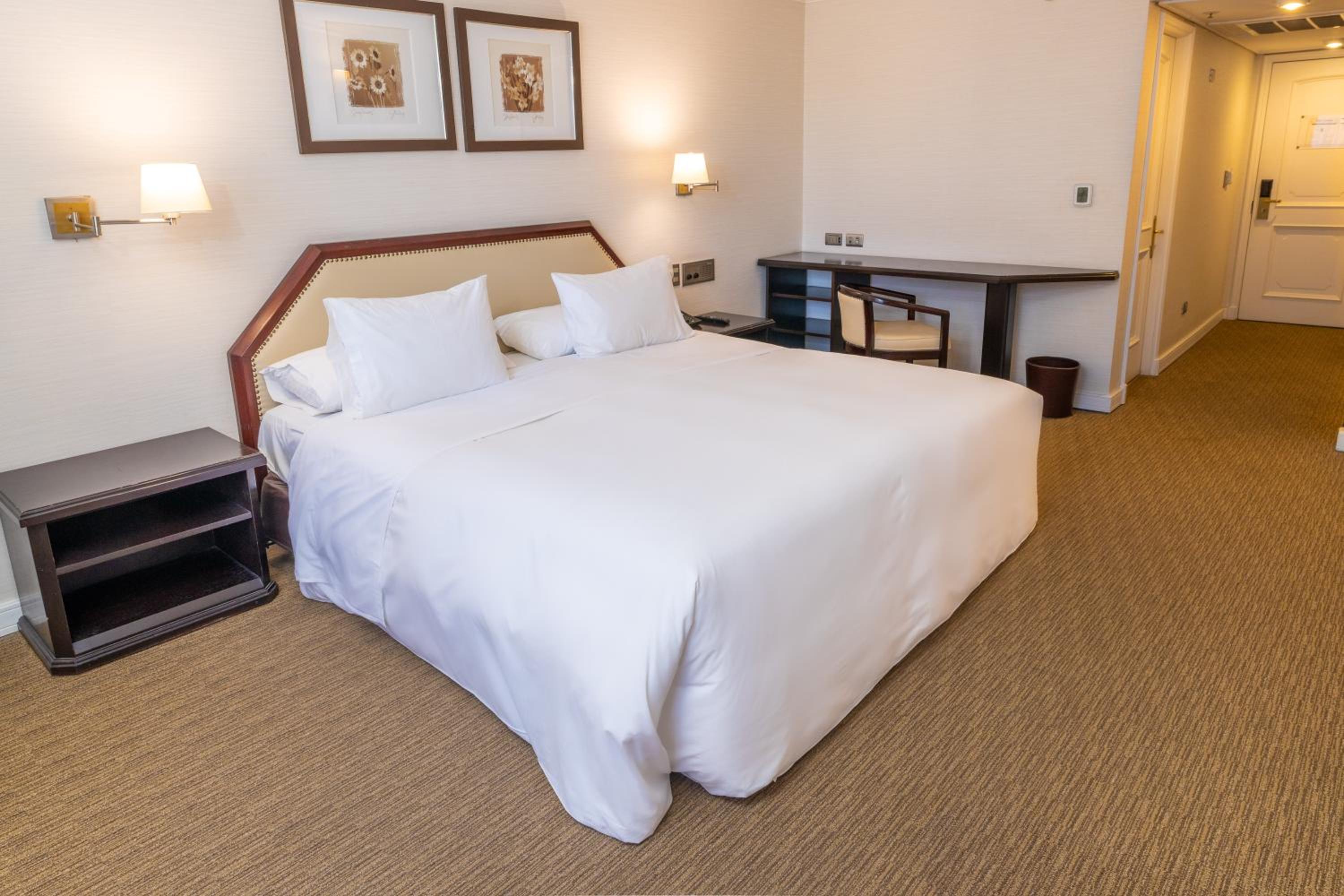 Superior King Connecting room photo 2