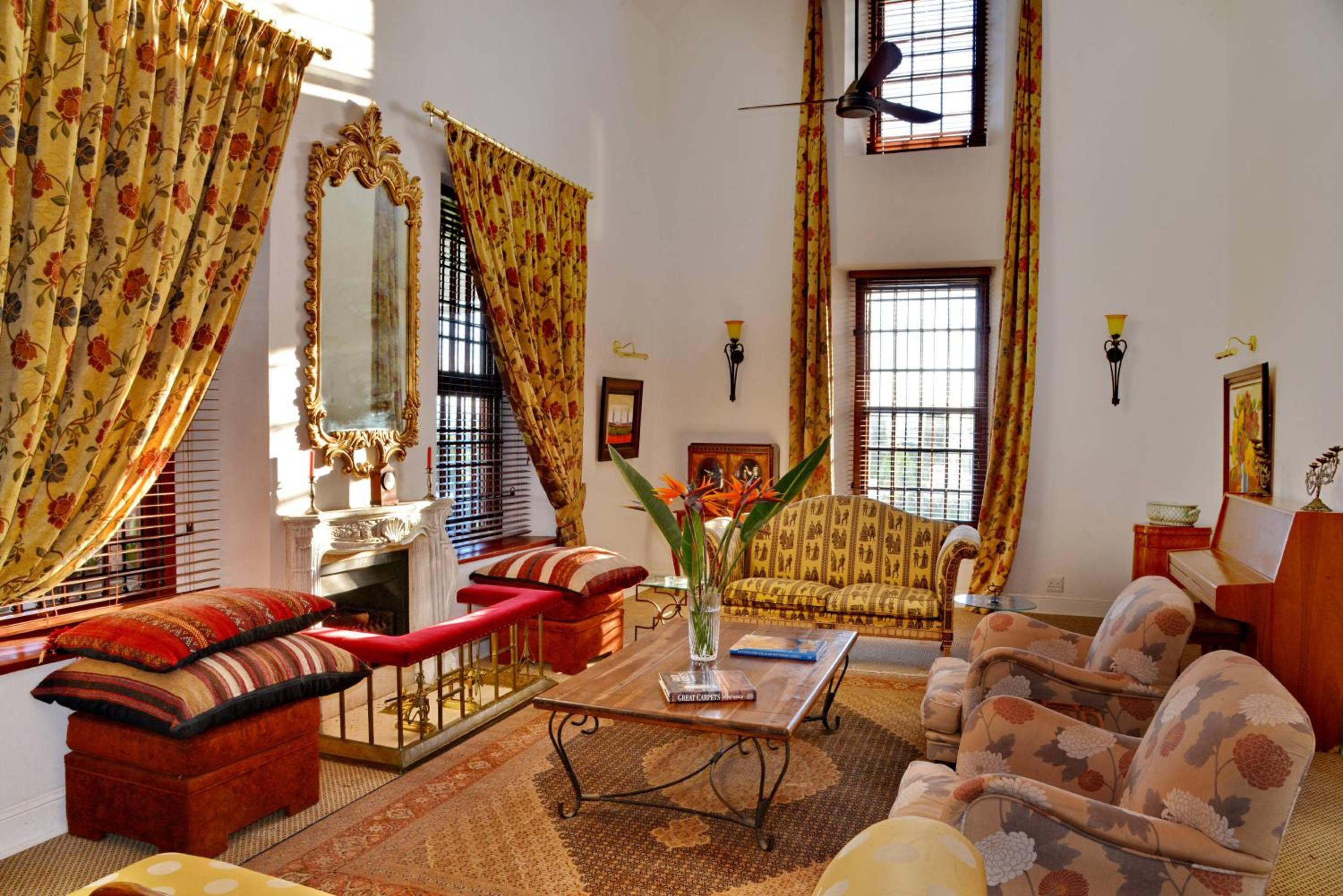 Villa photo 1