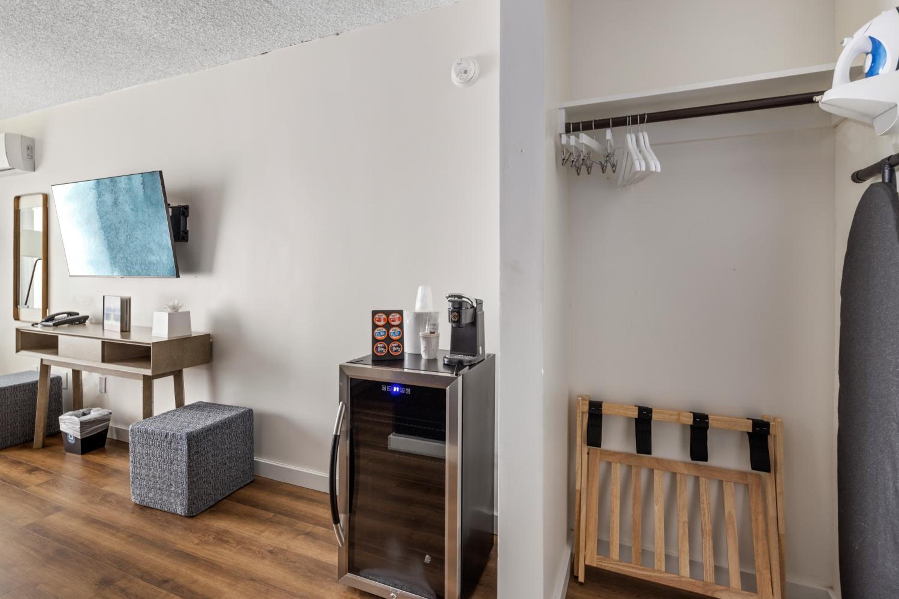 Deluxe King Room photo 2
