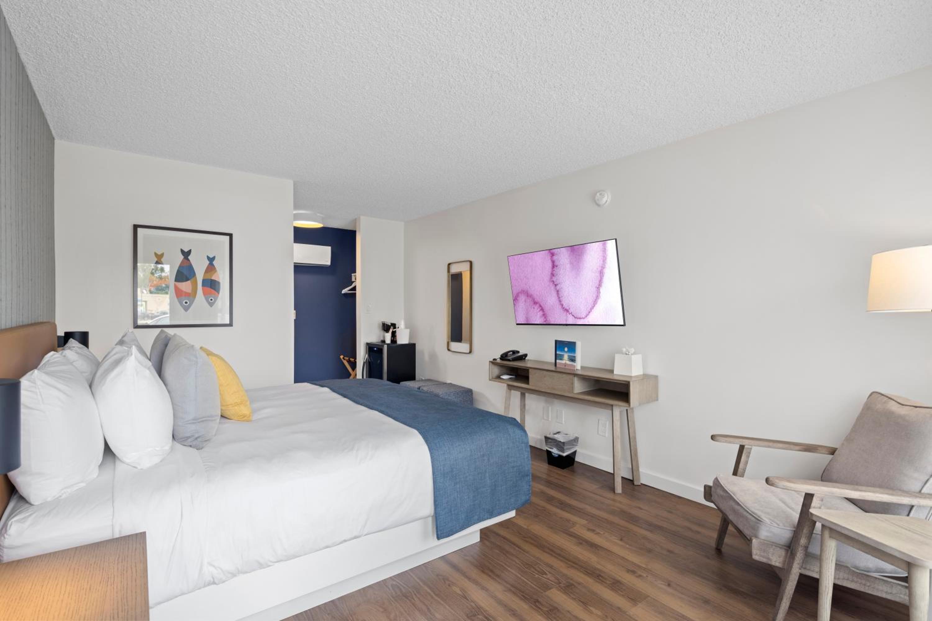 King Room with Pool View photo 2