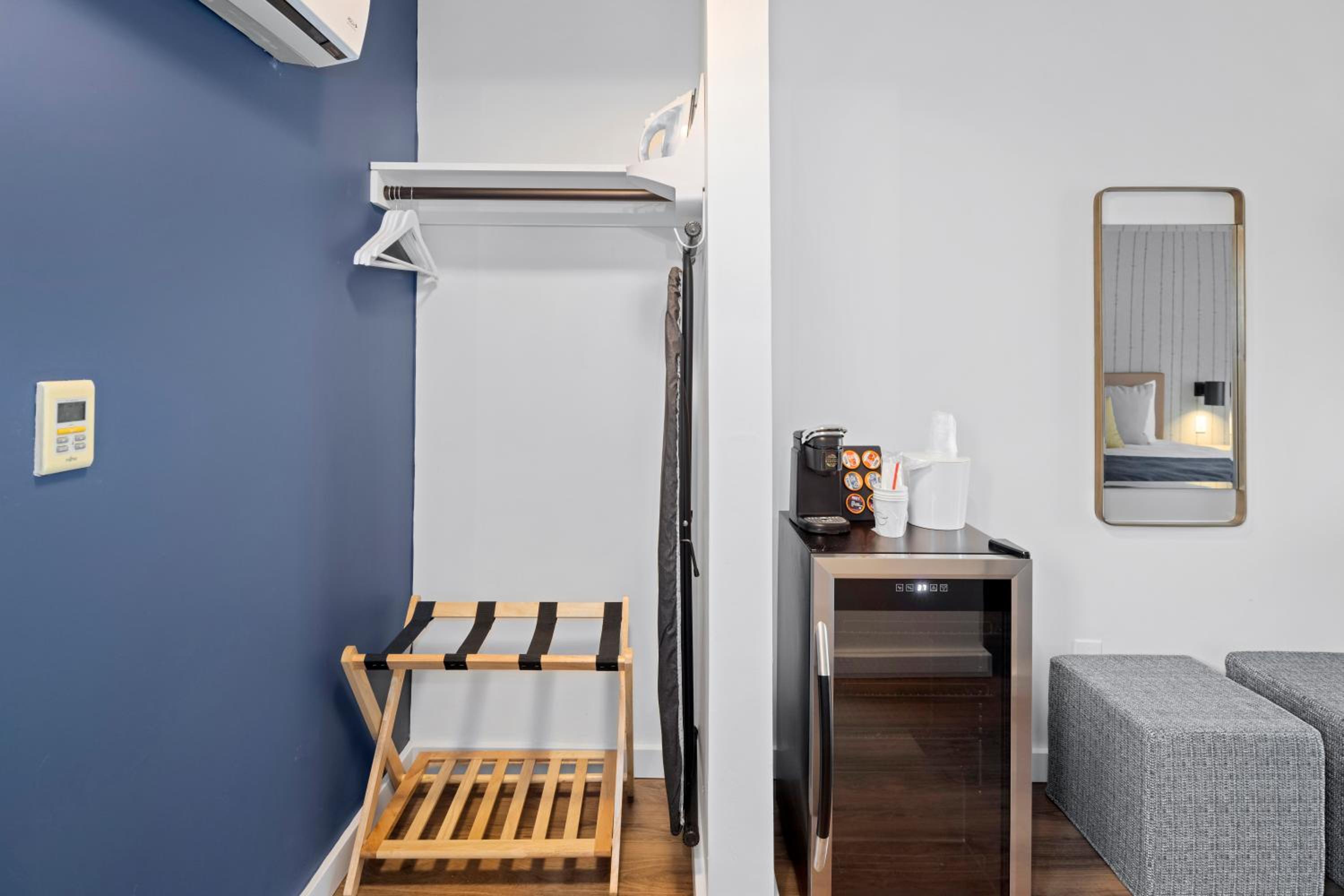Queen Room - Disability Access photo 1