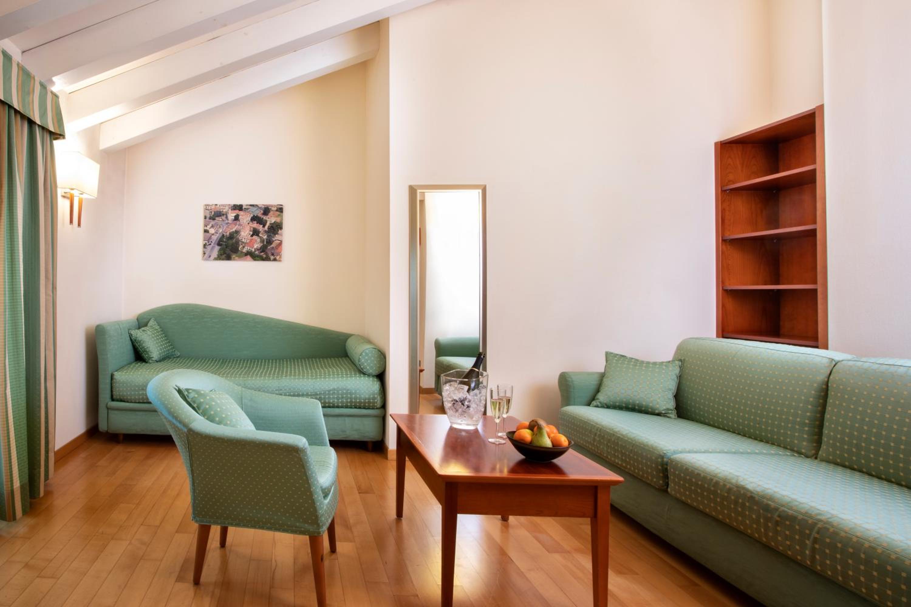 King Suite with Sofa Bed - Non-Smoking - Photo 5