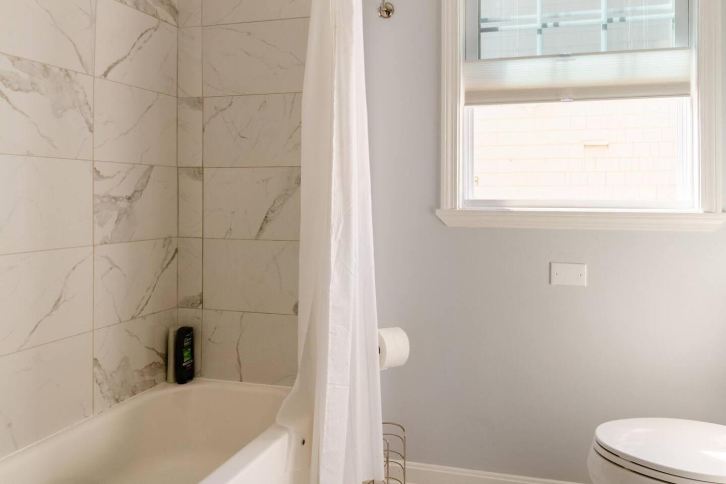 Two-Bedroom Apartment - Photo 19