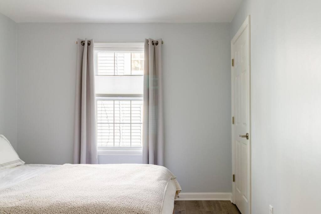 Two-Bedroom Apartment - Photo 25