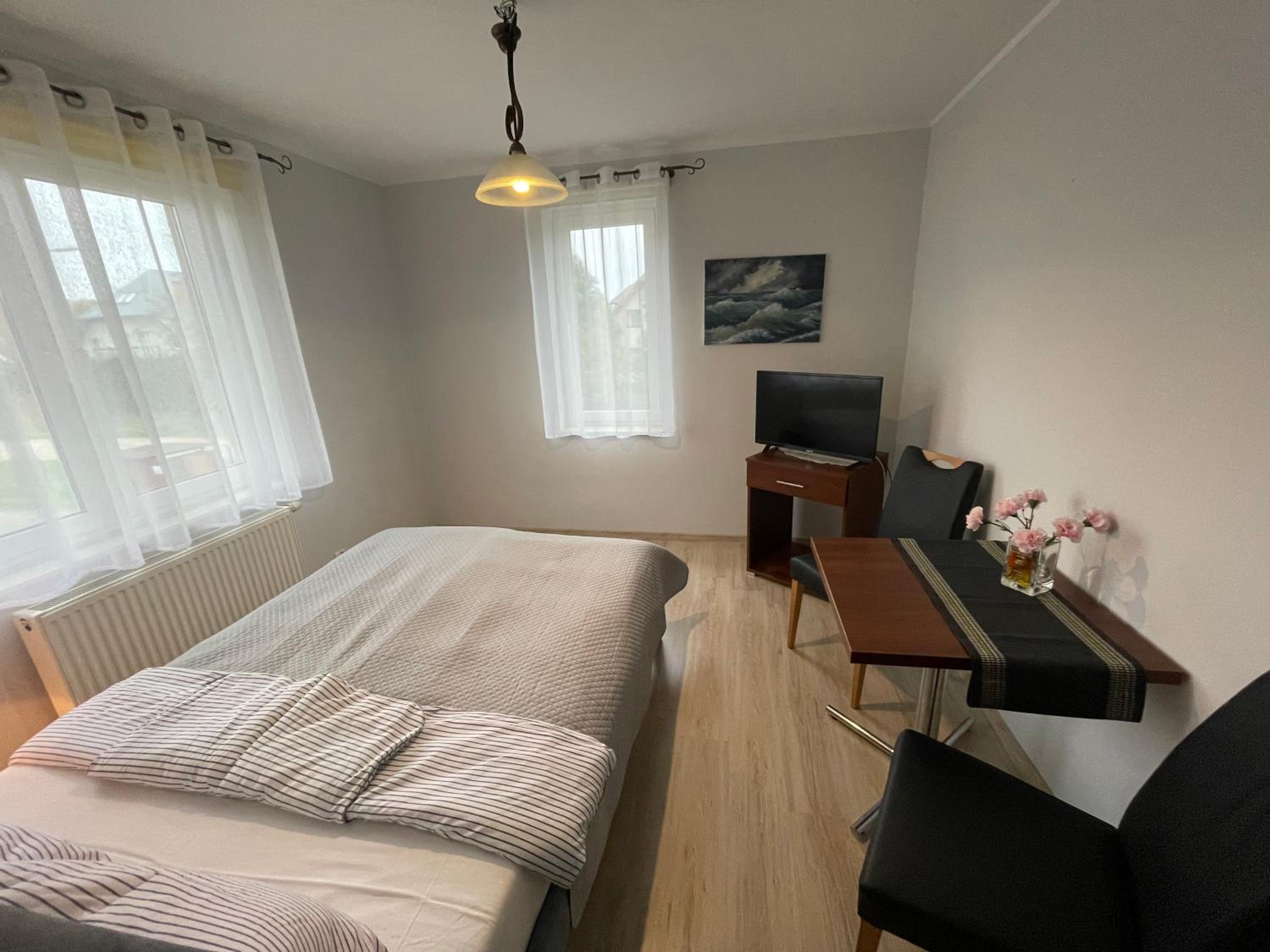 Deluxe Double Room with Shower photo 3