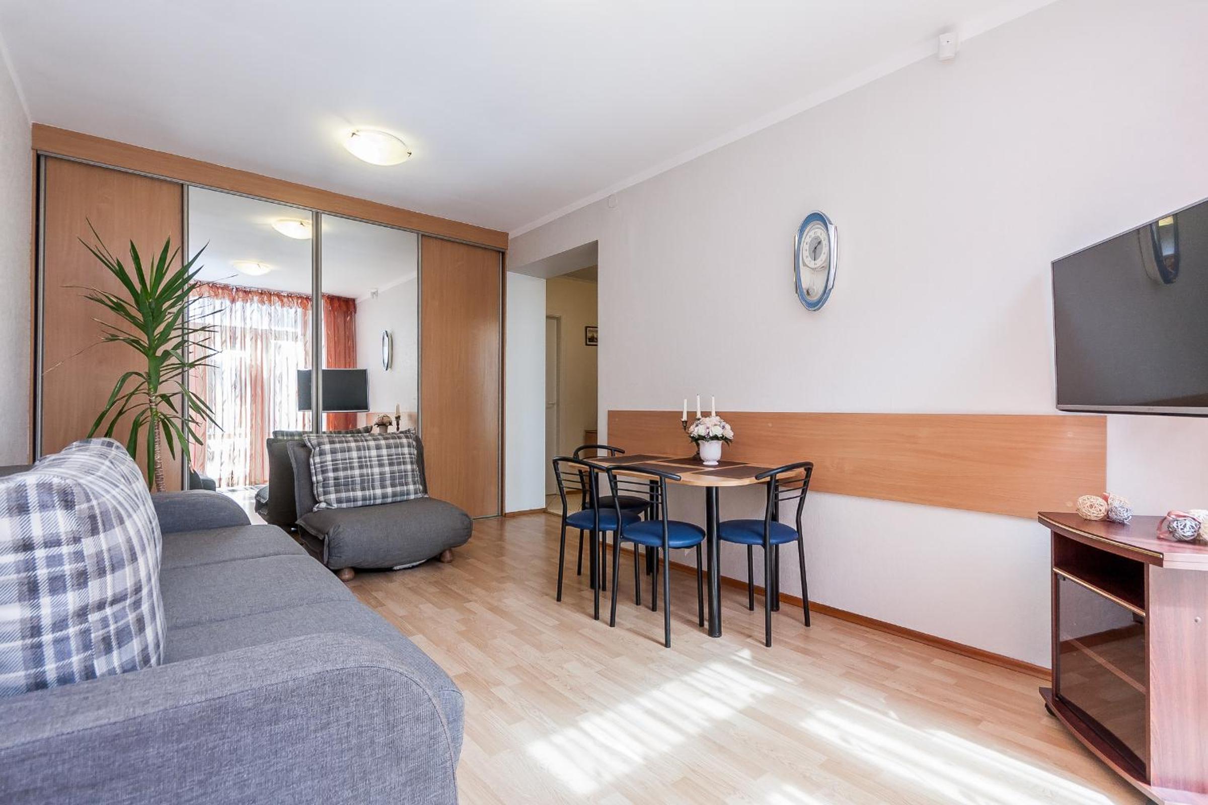 Apartment - Ground Floor - Photo 1
