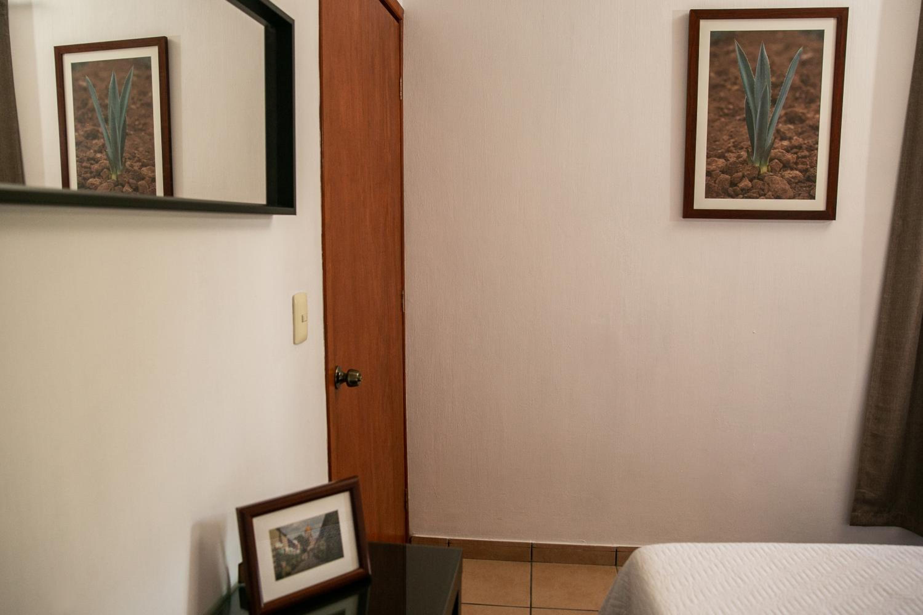 Three-Bedroom House photo 3